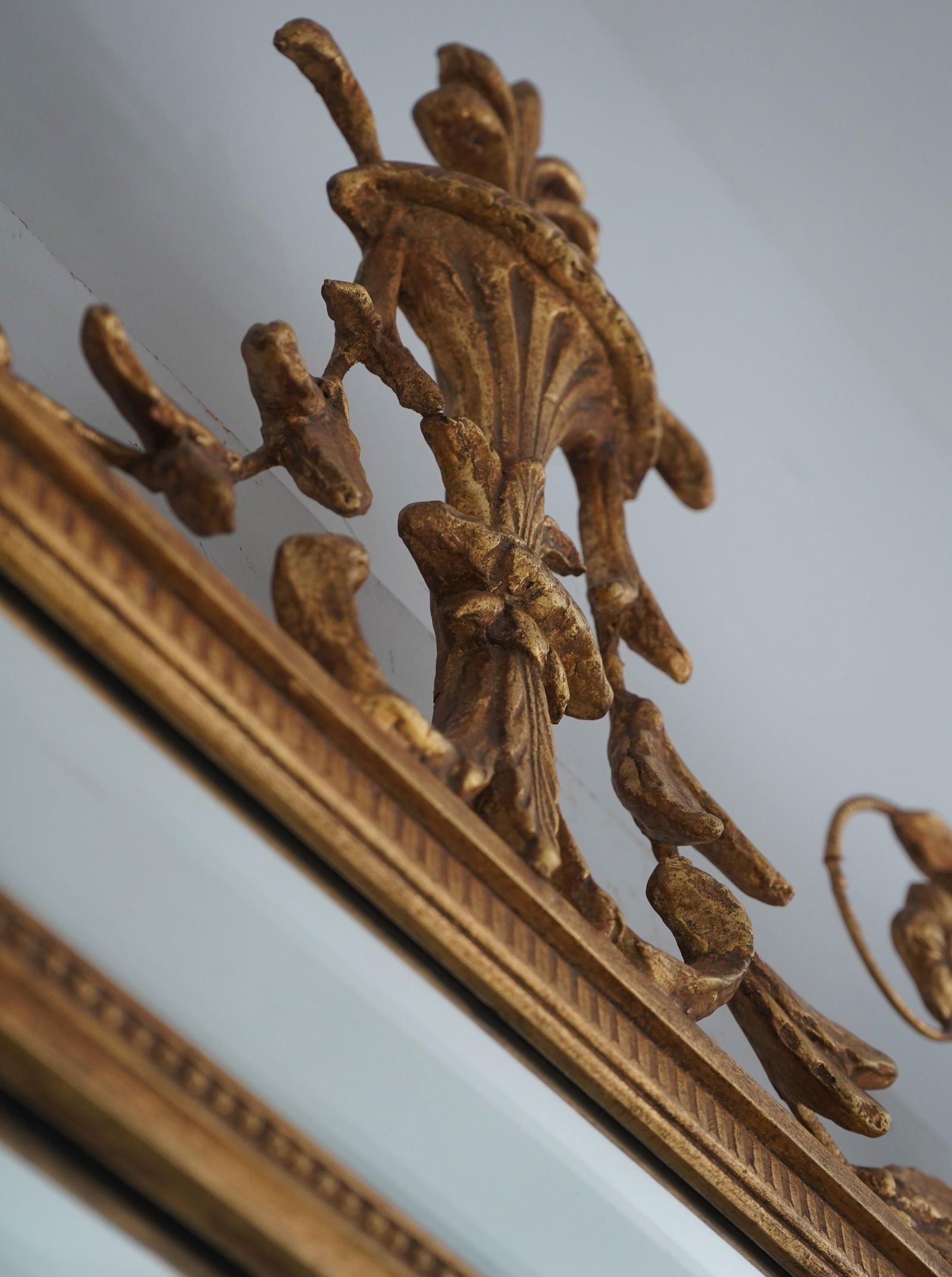 Friedman Brothers Model 6943 Gold Frame Mirror - 9