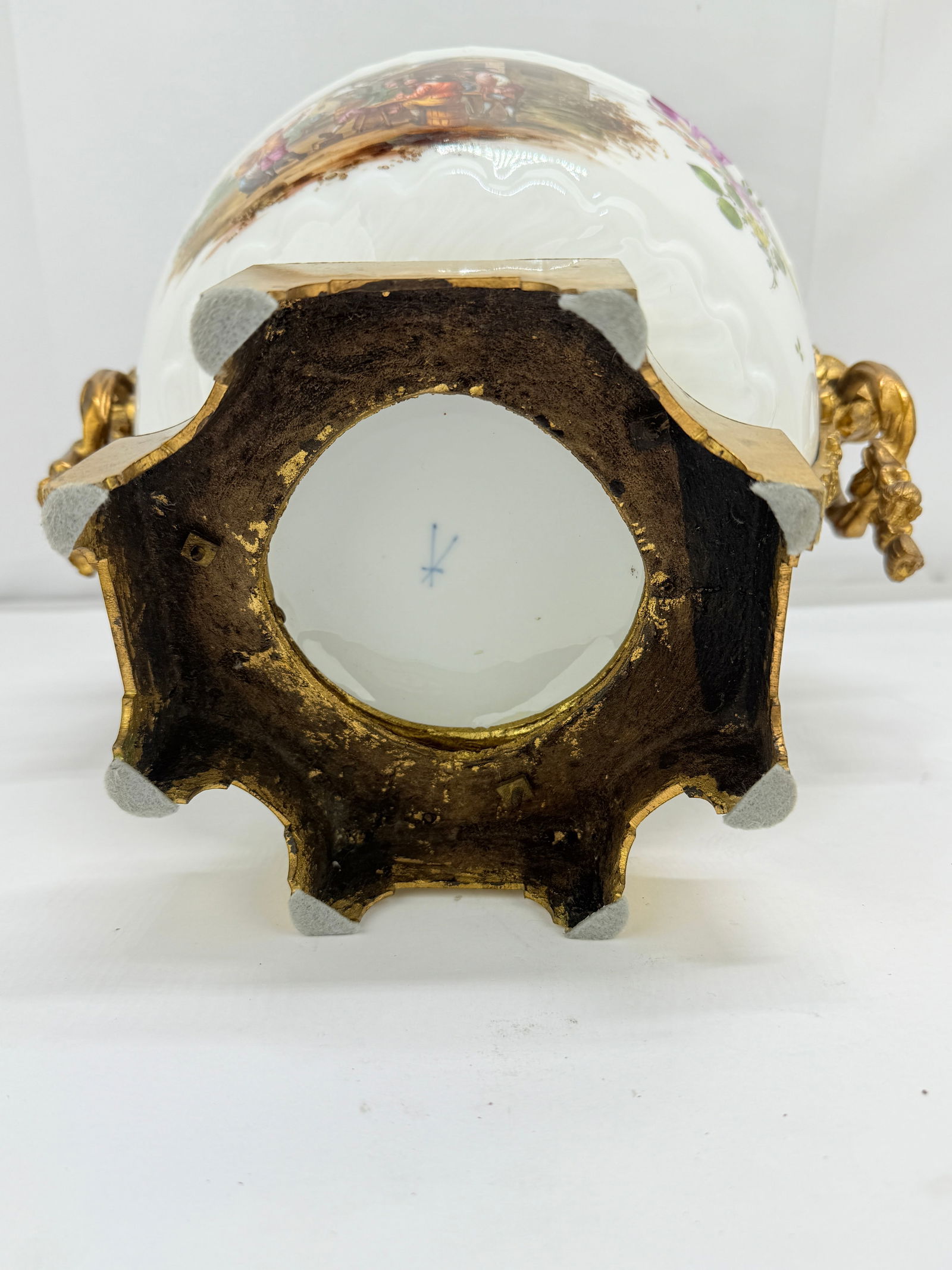 Large Samson Porcelain and Ormolu Covered Urn in the Meissen Style, Late 19th C - 13