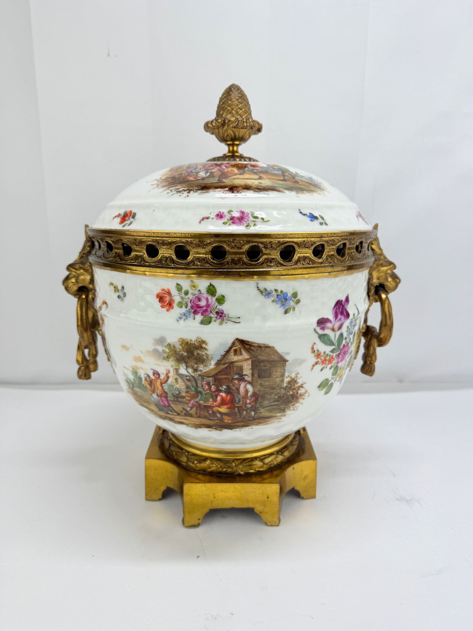 Large Samson Porcelain and Ormolu Covered Urn in the Meissen Style, Late 19th C - 3