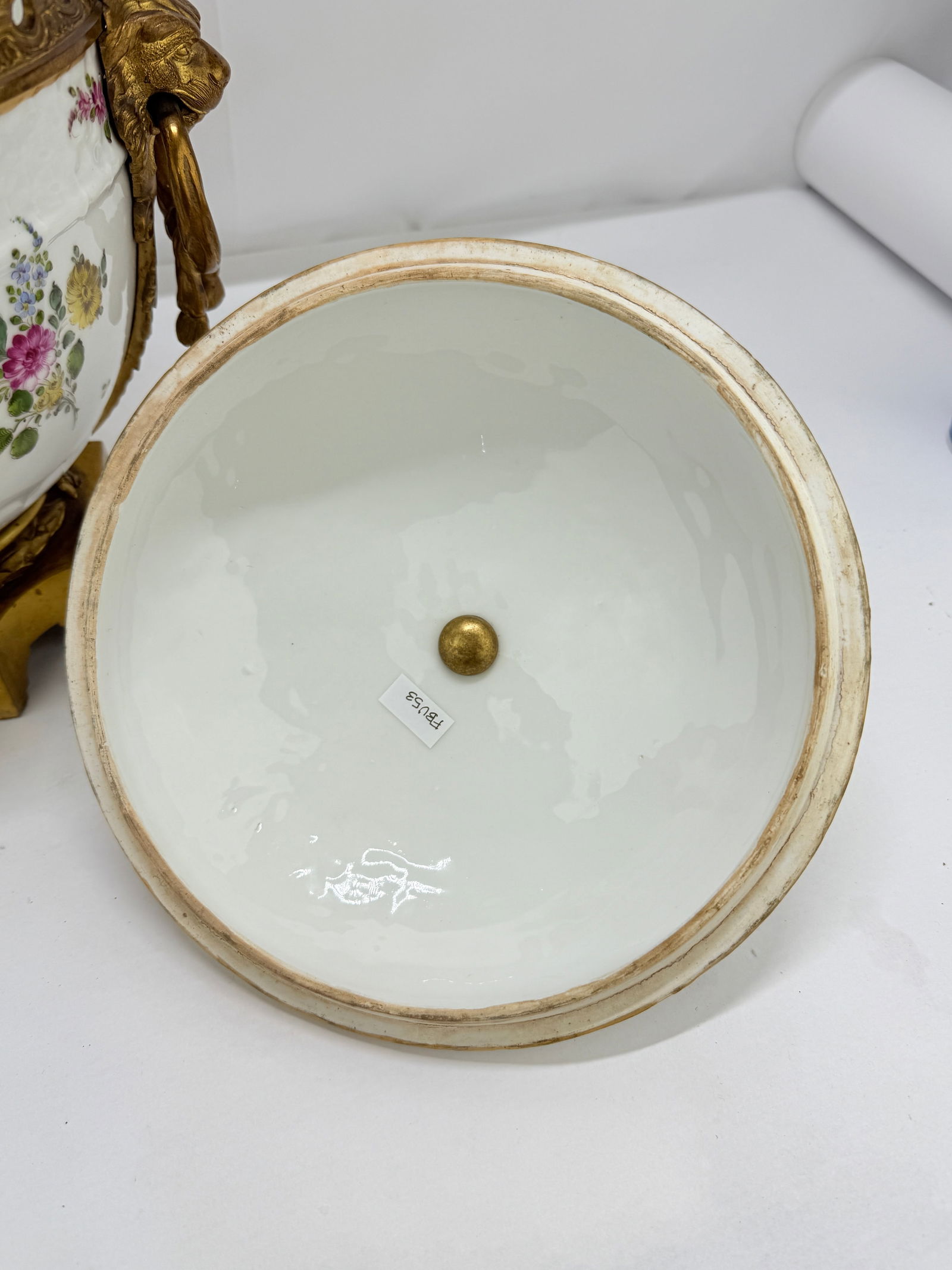 Large Samson Porcelain and Ormolu Covered Urn in the Meissen Style, Late 19th C - 9