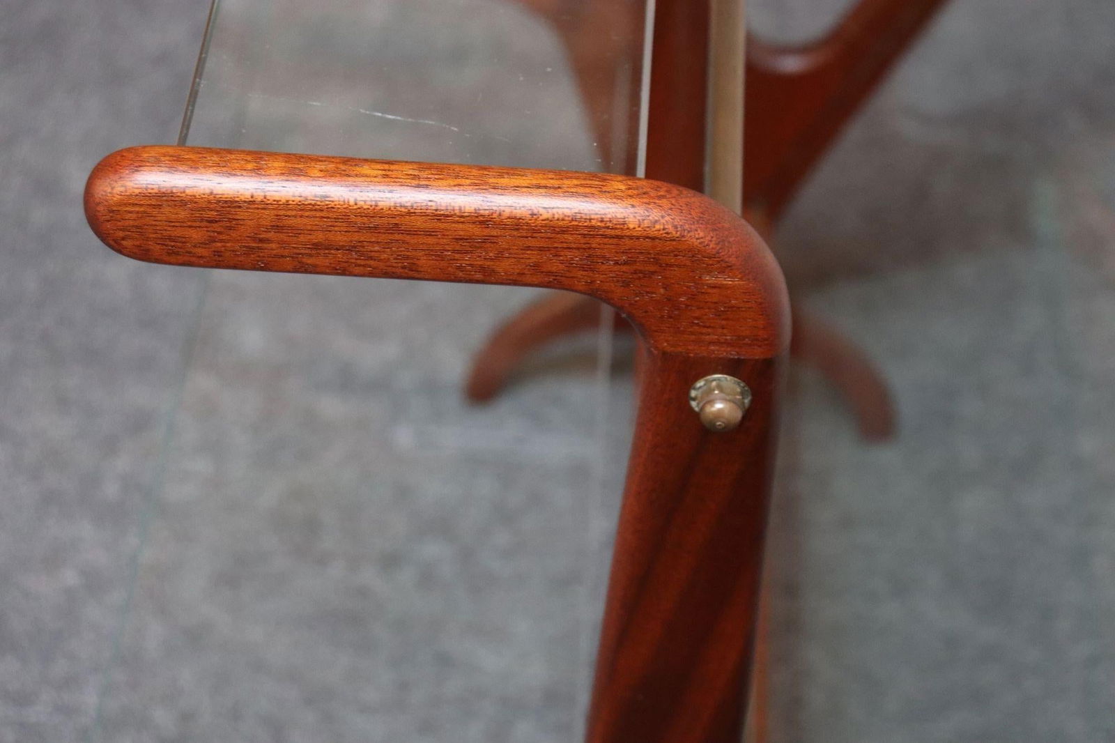 Vintage Italian Modern Sculptural Walnut, Brass and Glass Magazine Rack / Stand - 15