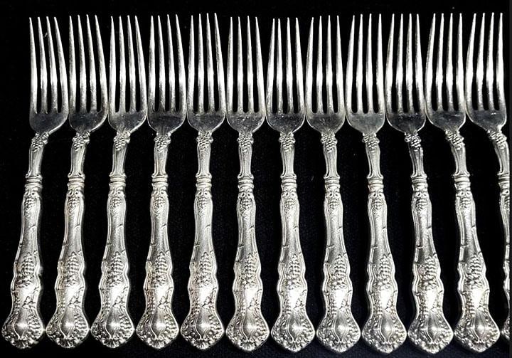 Antique Xs Quintuple Silverplate Rogers 1874 Vintage Grape Pattern Flatware Set - 36 PCS - 3