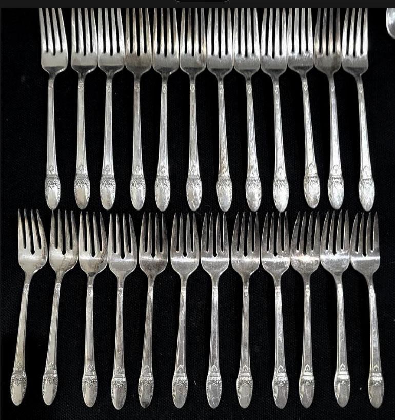 Vintage Set Wm Rogers Silverplate Flatware First Love Pattern - 75 PCS - 3