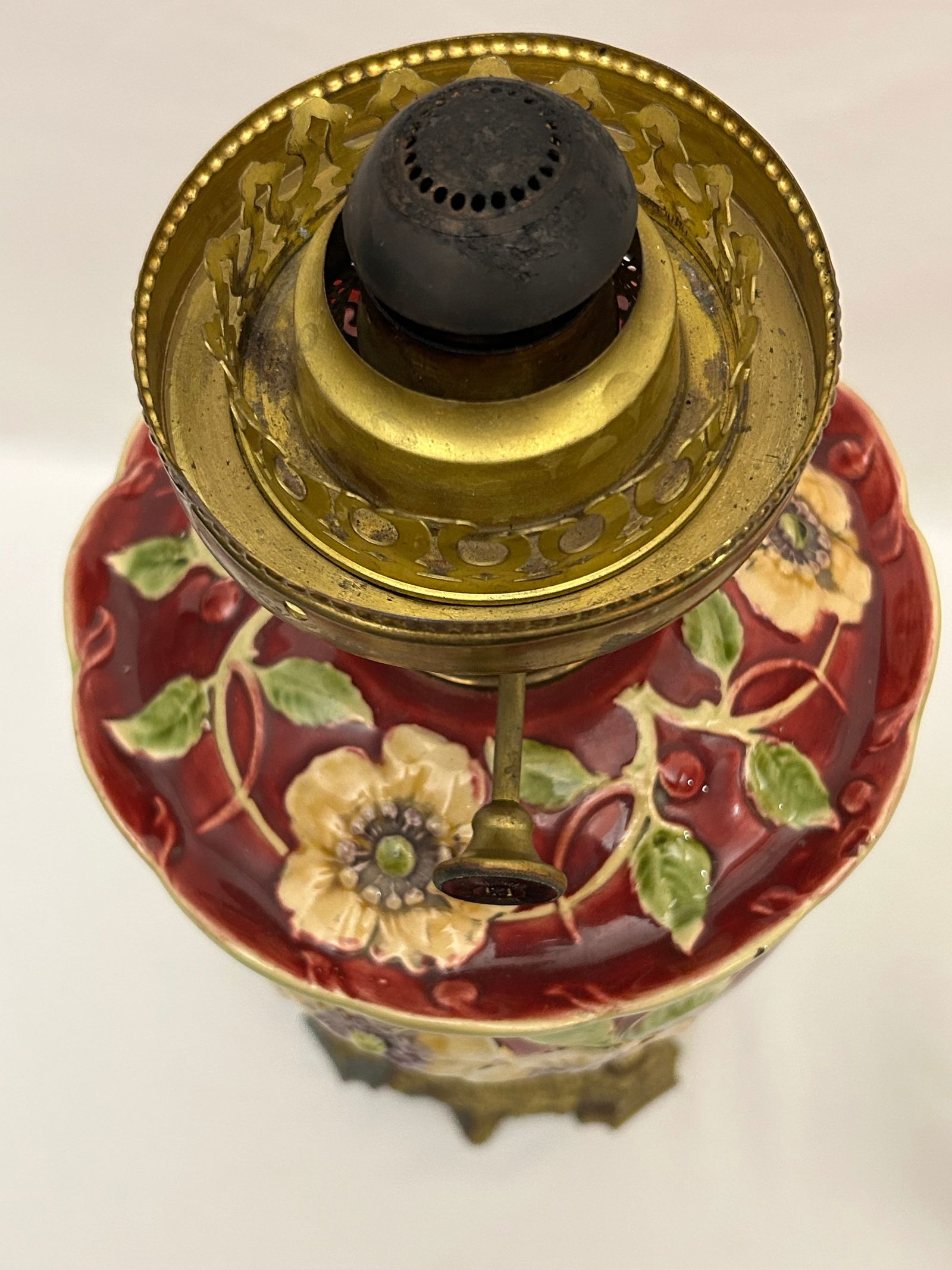 Late 19th Century Art Nouveau Ceramic & Brass Oil Lamp (With Matching Candle Chandelier) - 12