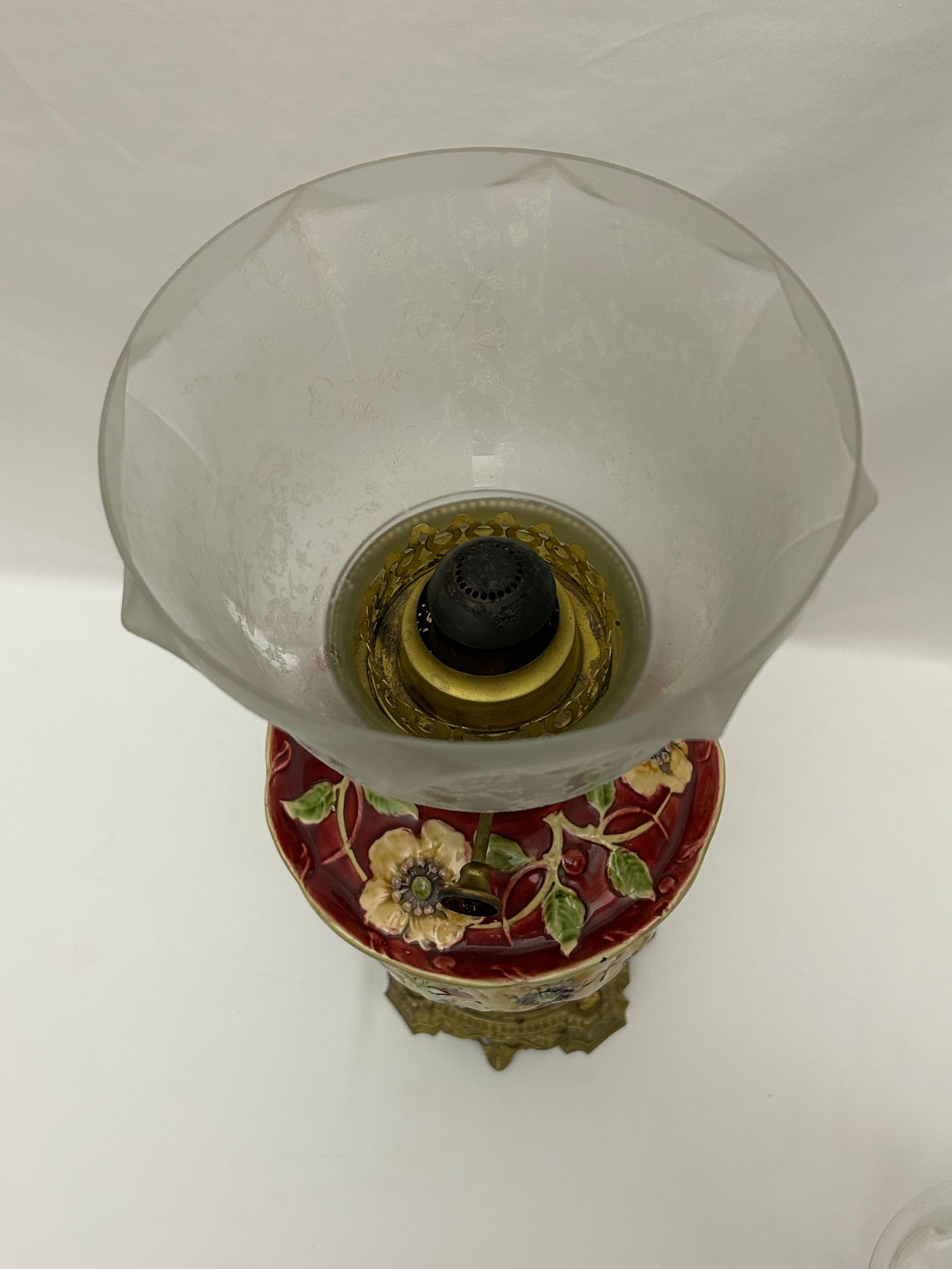 Late 19th Century Art Nouveau Ceramic & Brass Oil Lamp (With Matching Candle Chandelier) - 14