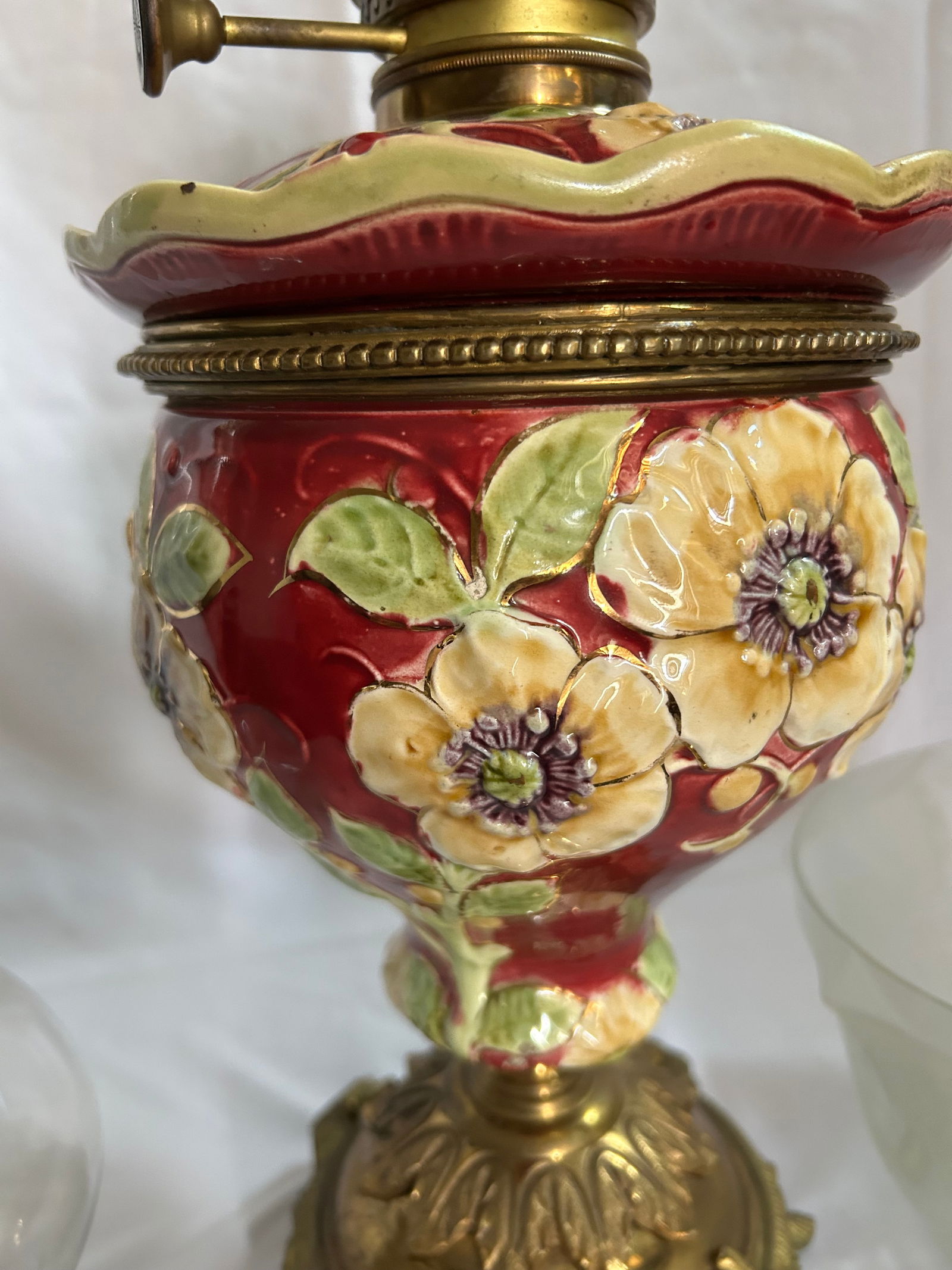 Late 19th Century Art Nouveau Ceramic & Brass Oil Lamp (With Matching Candle Chandelier) - 3