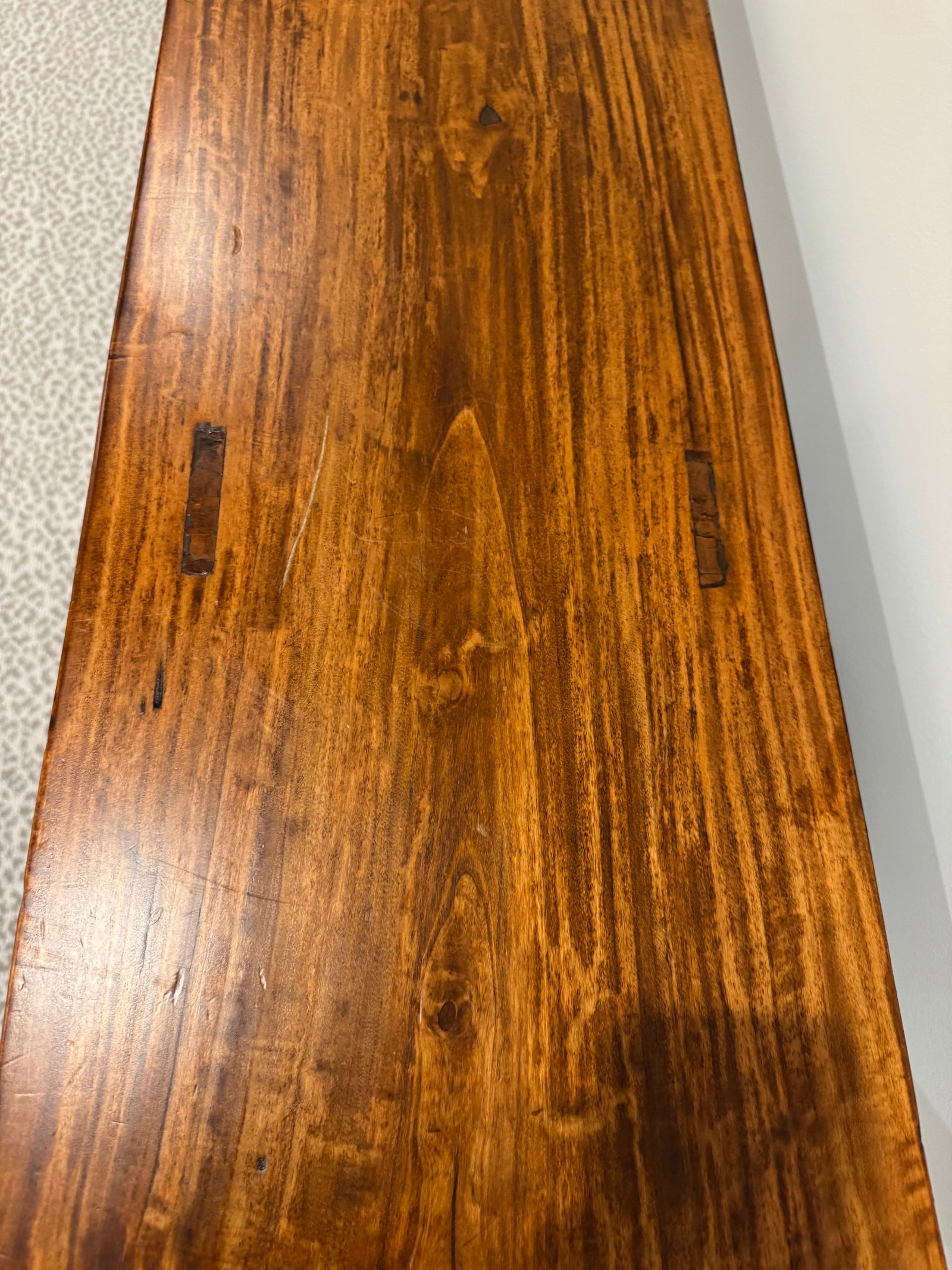 Hand-Carved Chinese Elm Altar Console Table - Cloud Scroll Carvings - Early 20th Century - 4