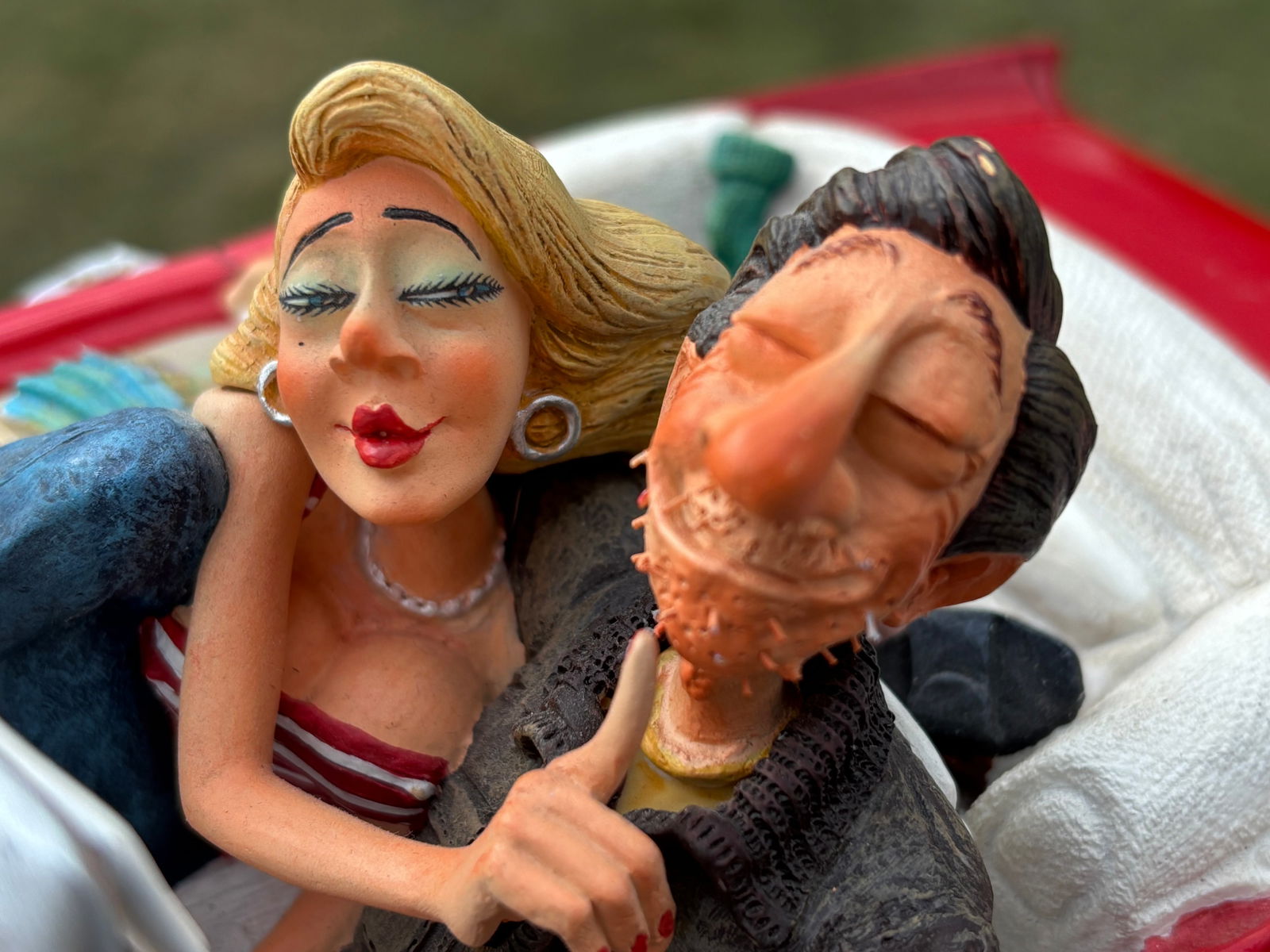 1965 Ford Mustang - Original Whimsical Sculpture by Guillermo Forchino - Paris, 2014 - 9