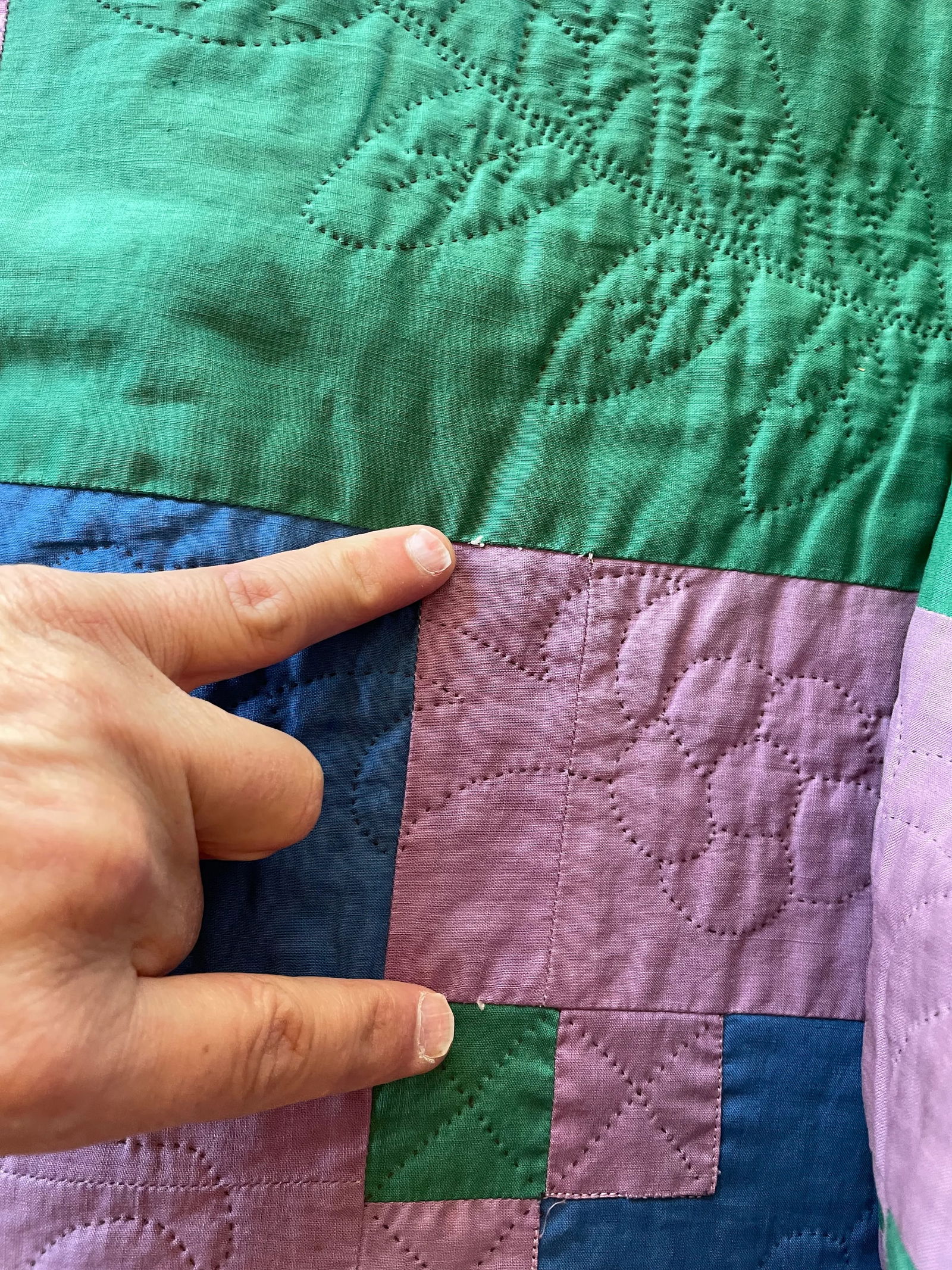 1940s Vintage American Triple Irish Chain Quilt - 11