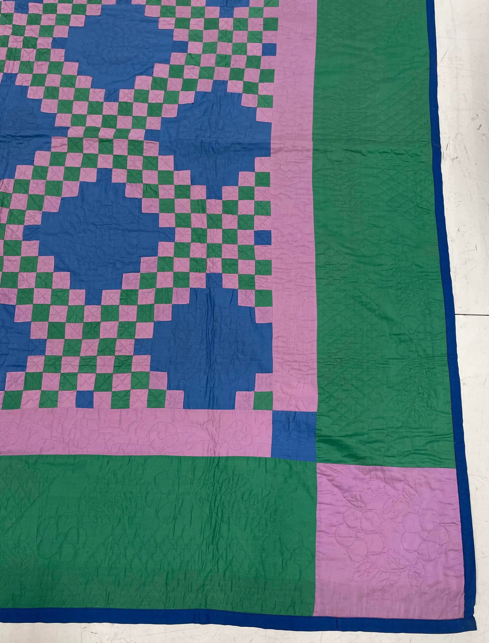 1940s Vintage American Triple Irish Chain Quilt - 3