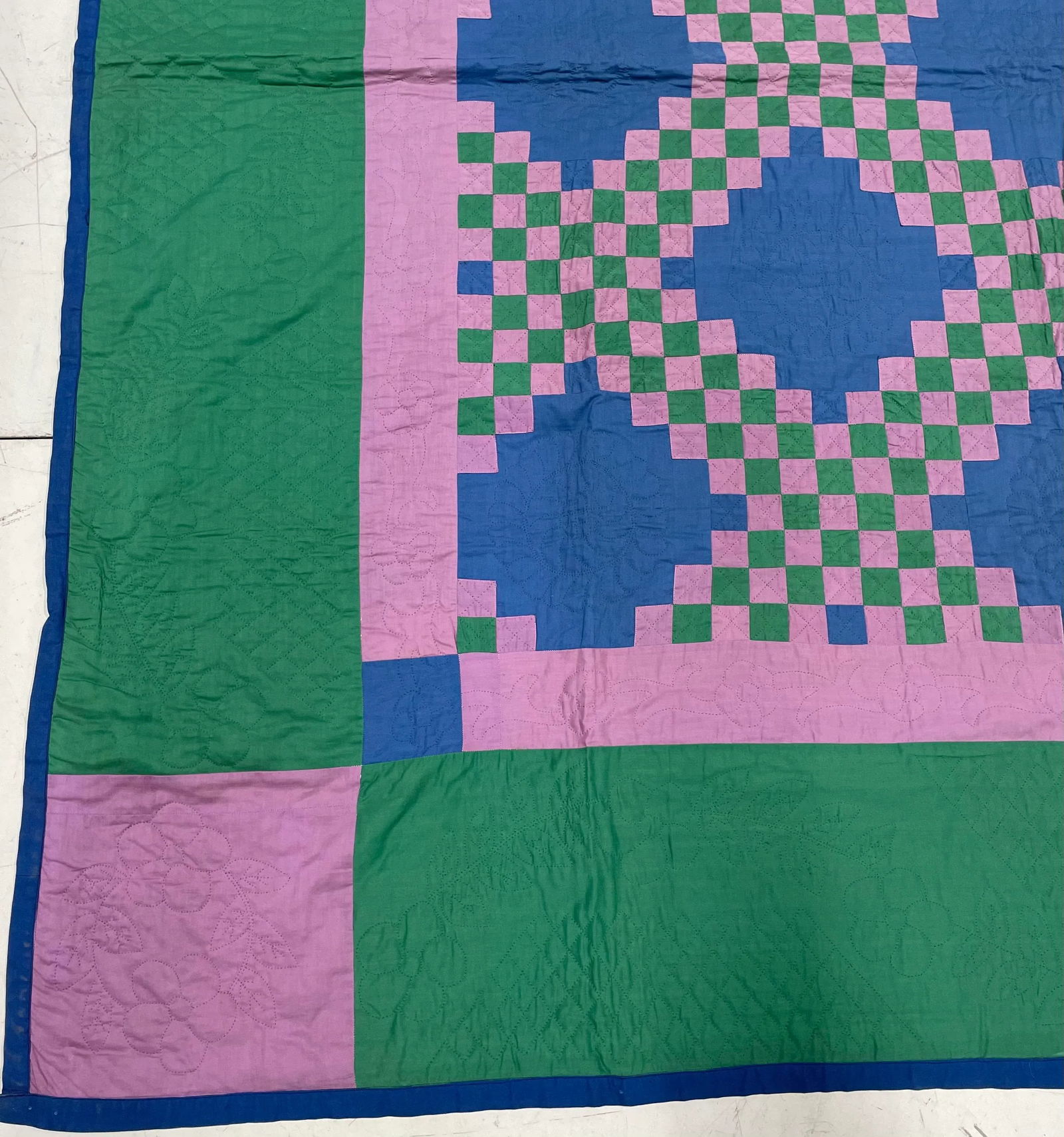 1940s Vintage American Triple Irish Chain Quilt - 4
