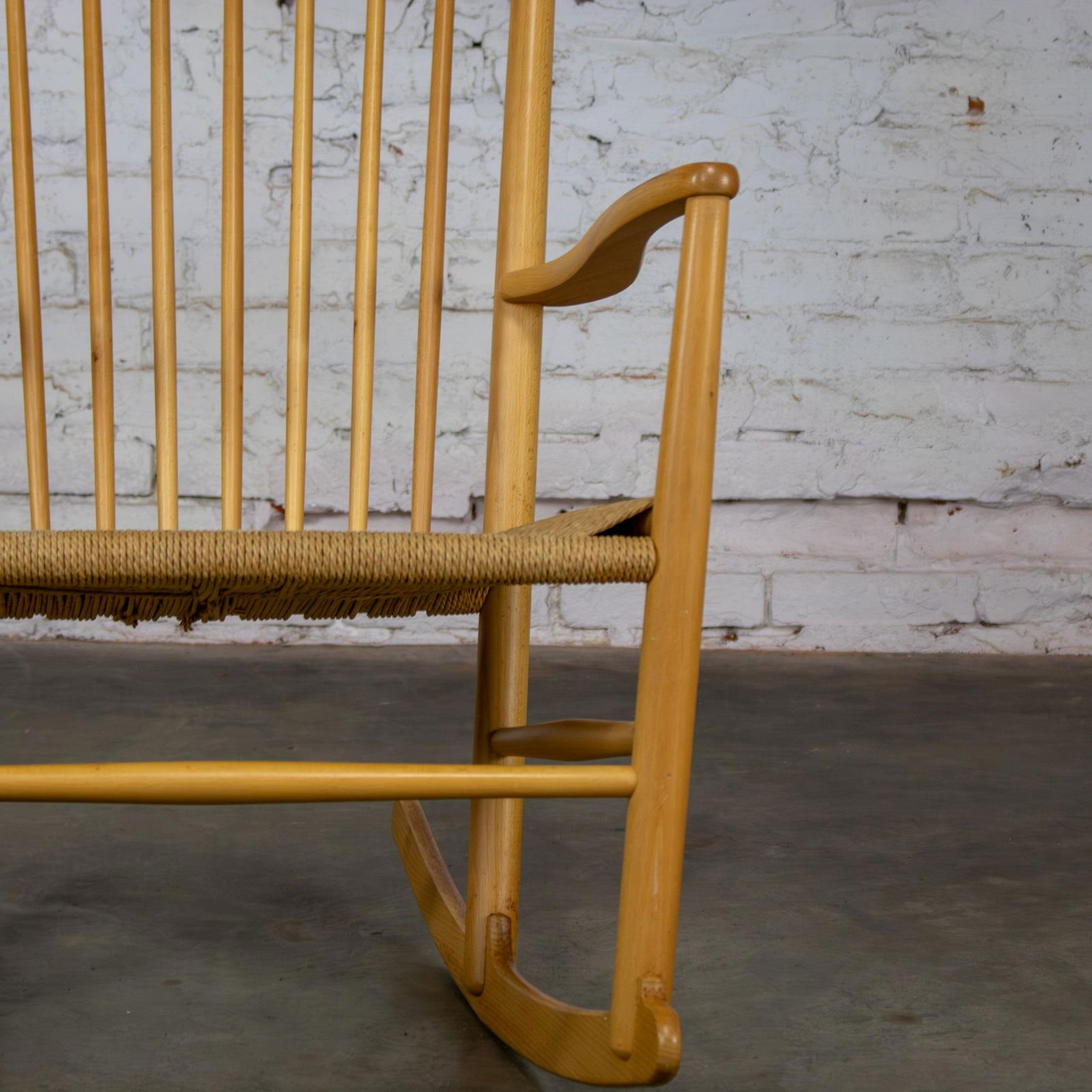 Late 20th Century Scandinavian Modern Rocking Chair Model J16 by Hans Wegner Beechwood & Natural Cor - 10