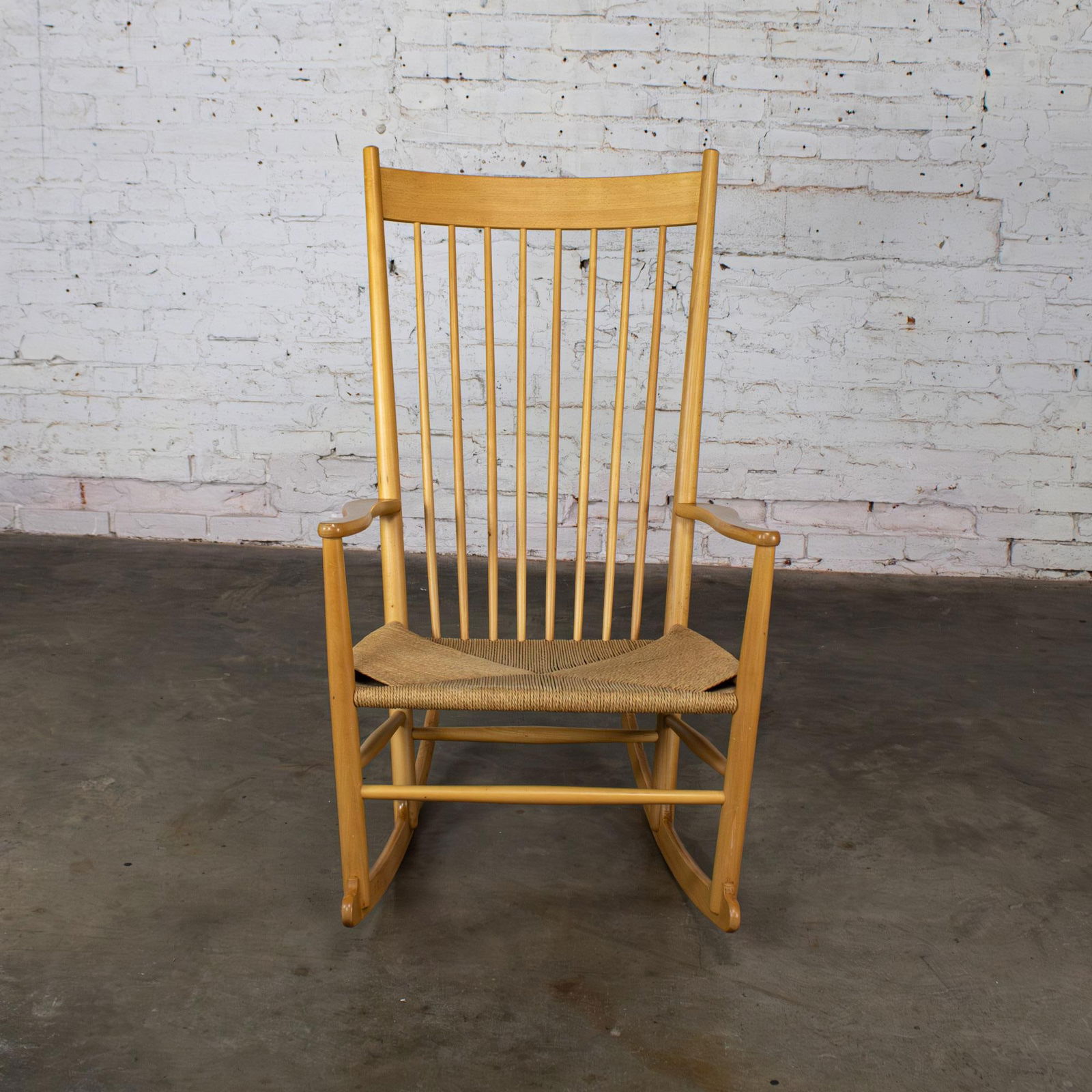 Late 20th Century Scandinavian Modern Rocking Chair Model J16 by Hans Wegner Beechwood & Natural Cor - 17