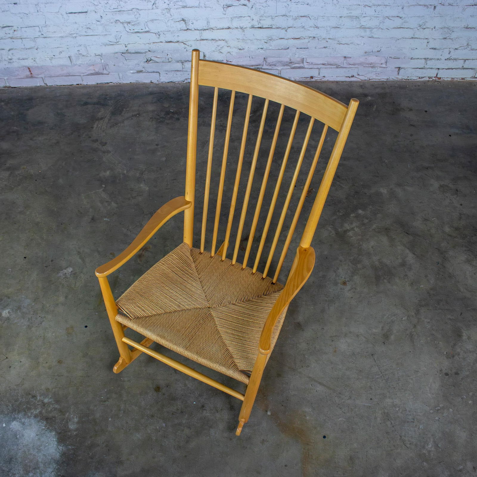 Late 20th Century Scandinavian Modern Rocking Chair Model J16 by Hans Wegner Beechwood & Natural Cor - 5
