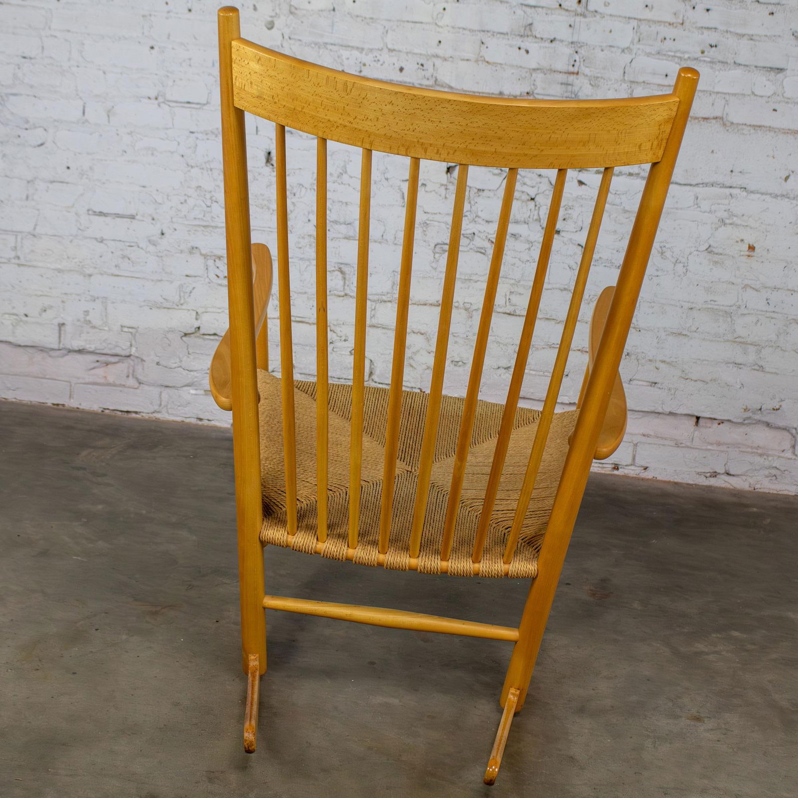 Late 20th Century Scandinavian Modern Rocking Chair Model J16 by Hans Wegner Beechwood & Natural Cor - 7