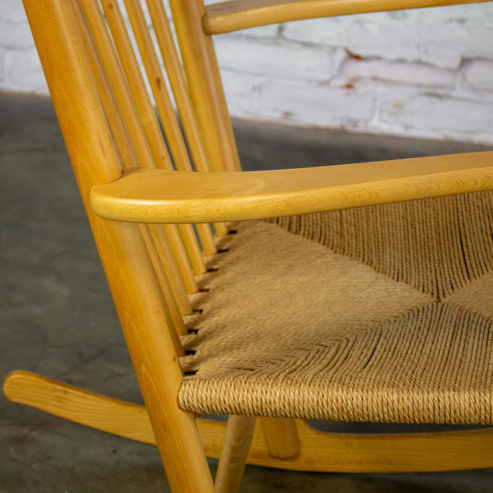 Late 20th Century Scandinavian Modern Rocking Chair Model J16 by Hans Wegner Beechwood & Natural Cor - 9