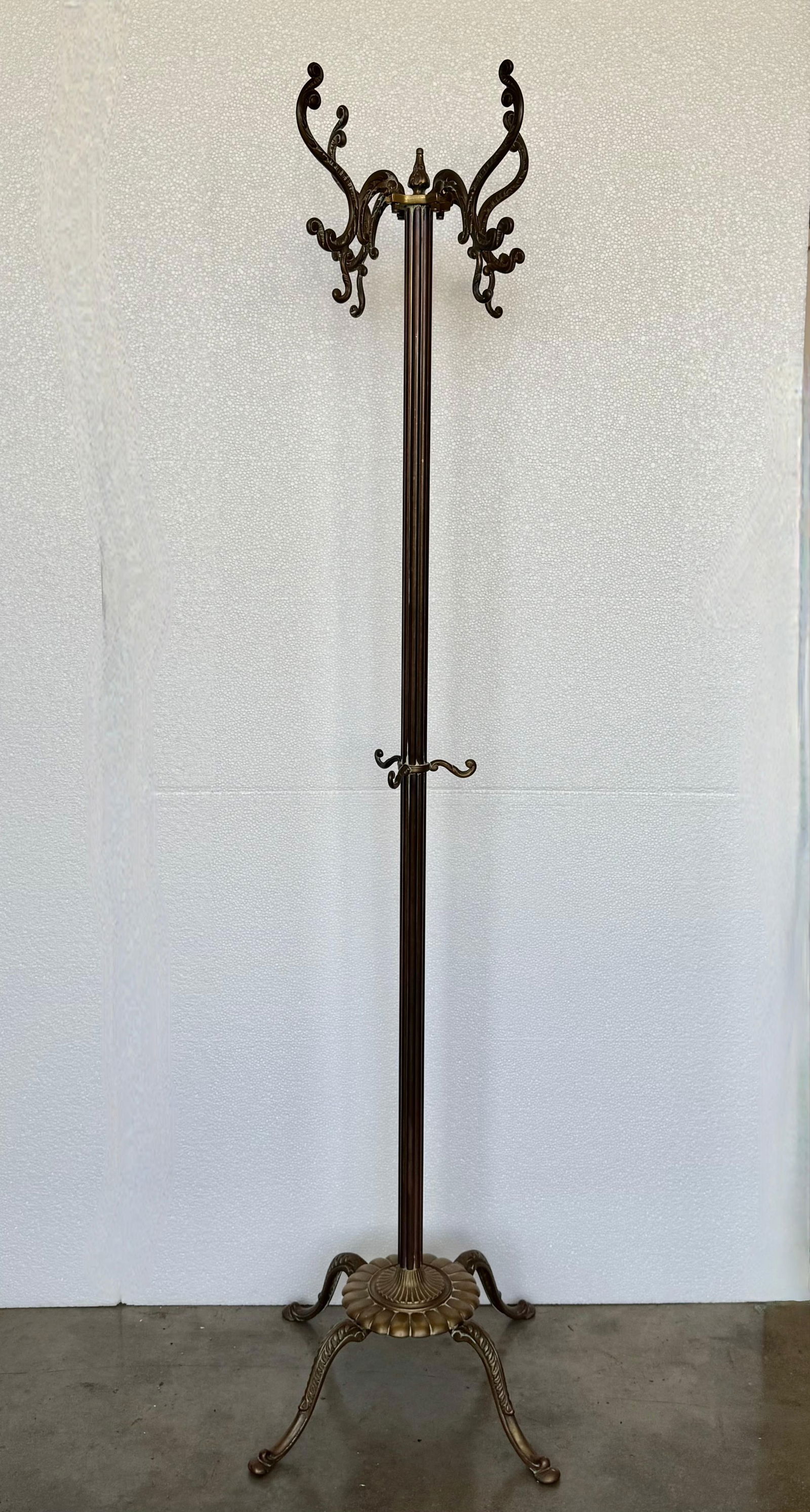 Early 20th Century Bronze and Brass Burnished Art Nouveau Belle Epoque Hanger, Bronze Grifone Feet - 16