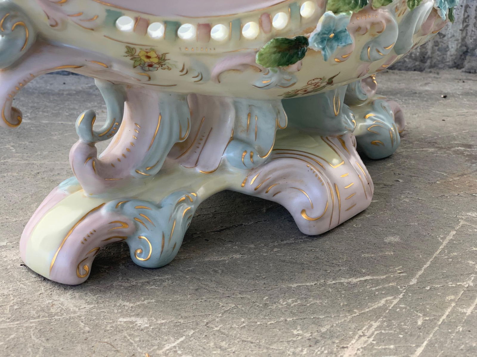 Late 19th Century RococÃ³ Porcelain Figural Cherub Jardinière or Centerpiece Bowl by - 13