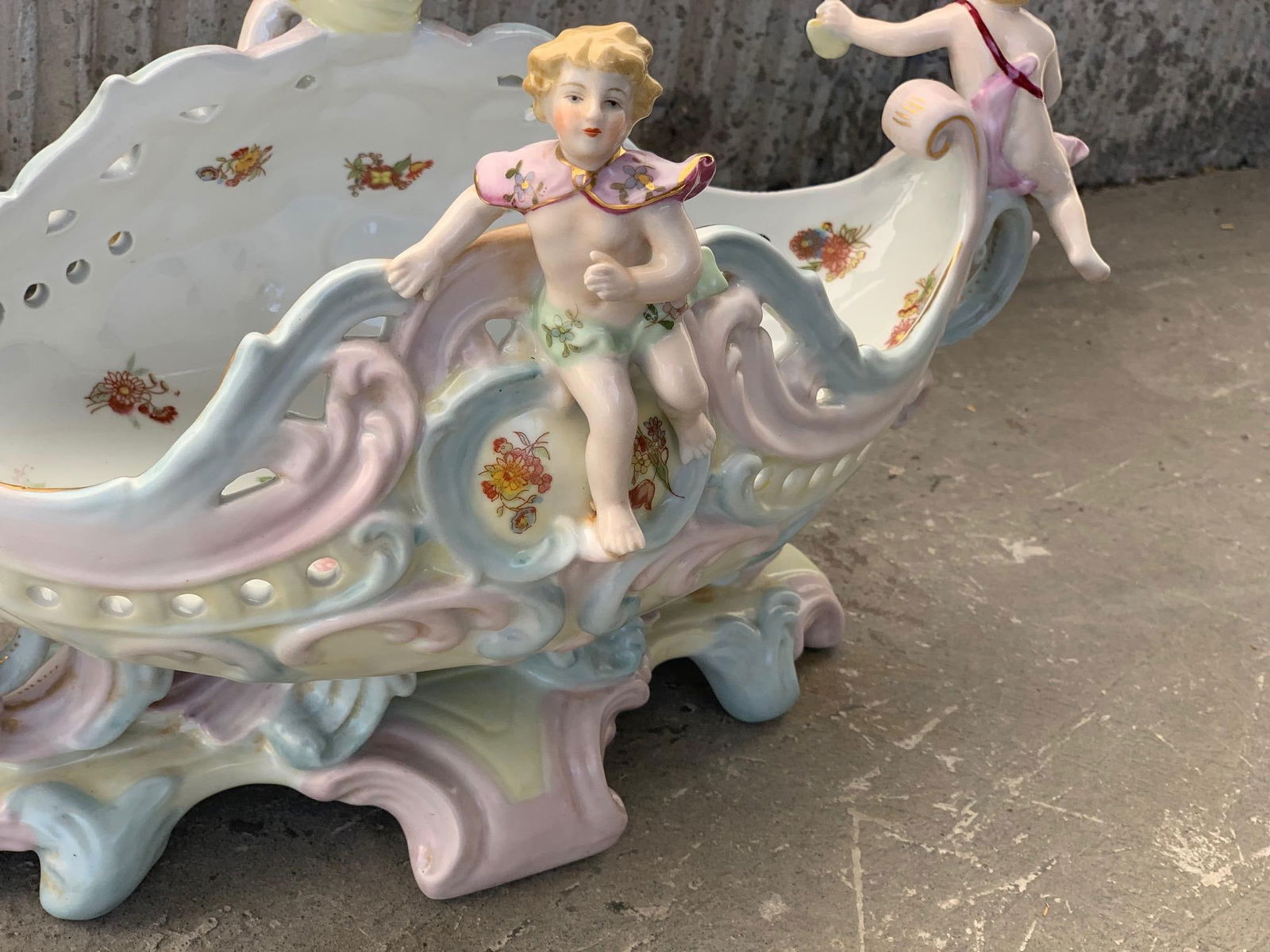 Late 19th Century RococÃ³ Porcelain Figural Cherub Jardinière or Centerpiece Bowl by - 2