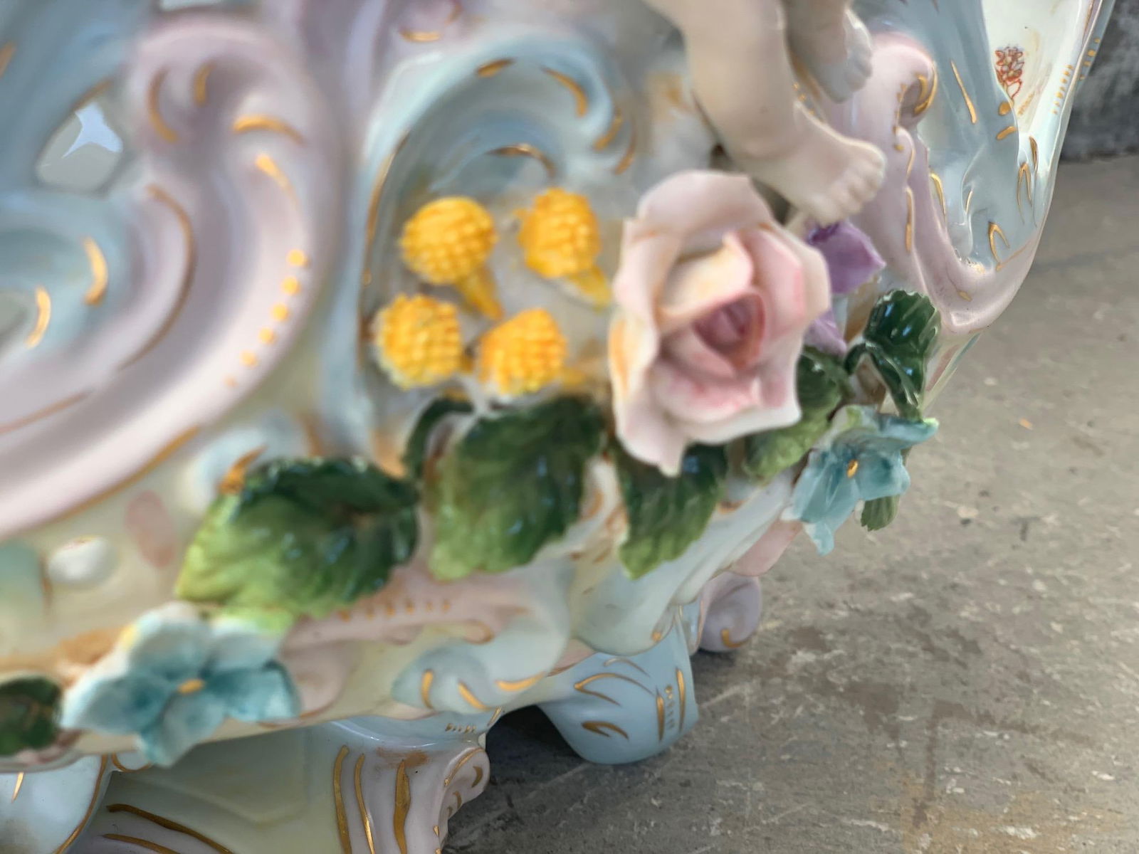 Late 19th Century RococÃ³ Porcelain Figural Cherub Jardinière or Centerpiece Bowl by - 9