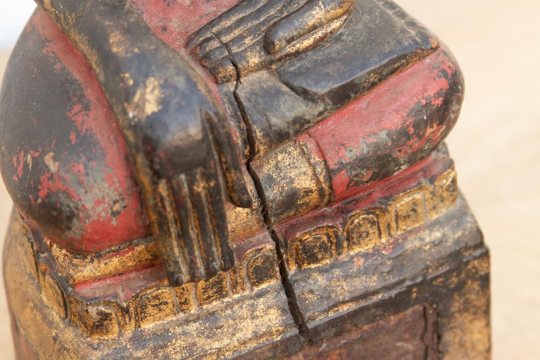 Gilt & Rouge Antique Devotional Seated Buddha - 8