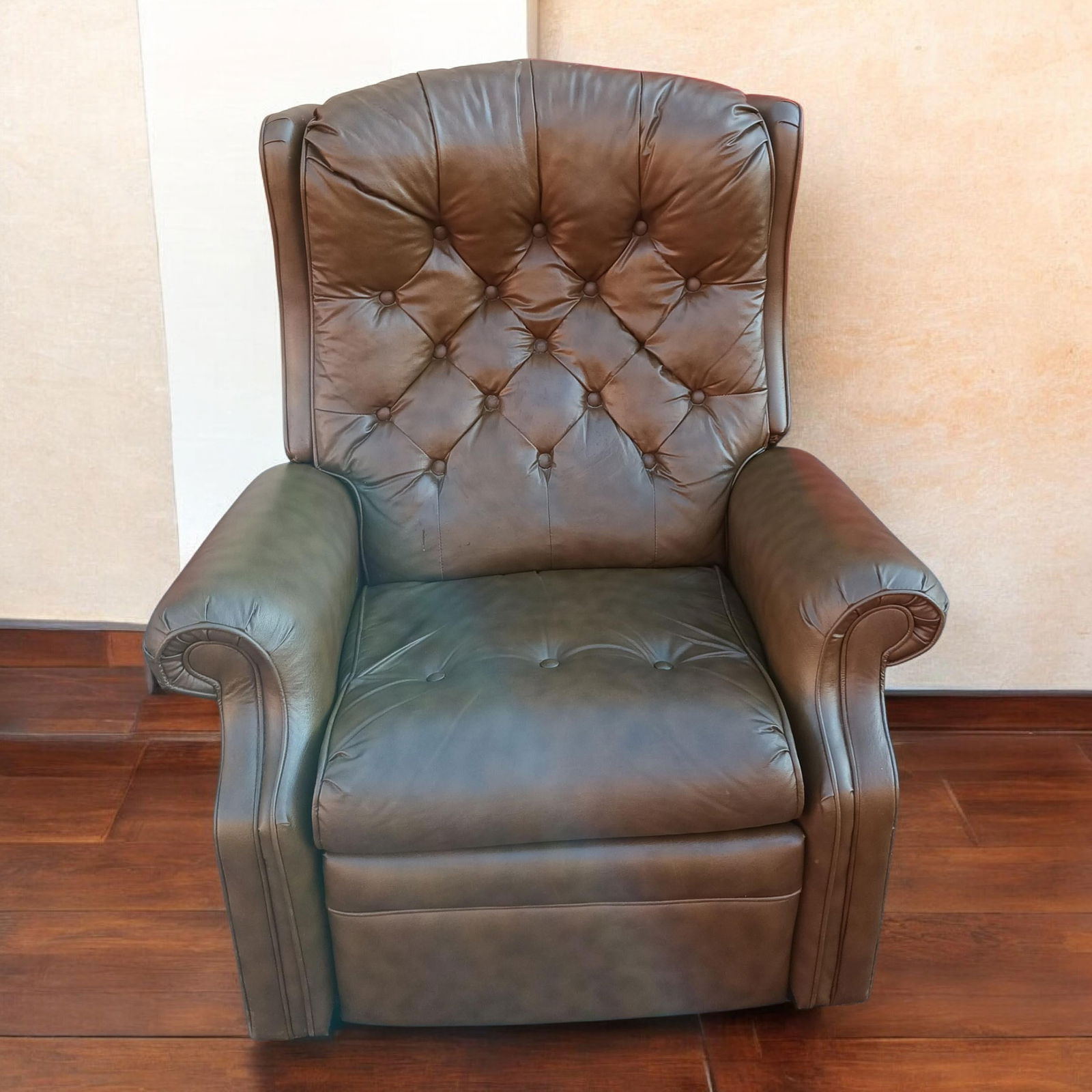 A Timeless Classic: The Genuine Vintage Stratolounger Recliner - 3