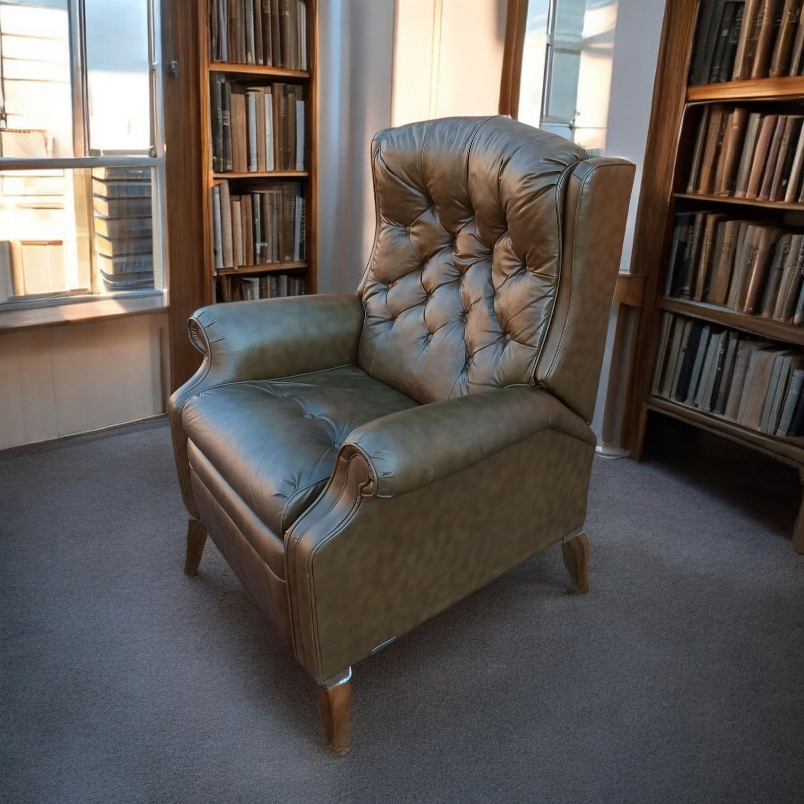 A Timeless Classic: The Genuine Vintage Stratolounger Recliner - 9