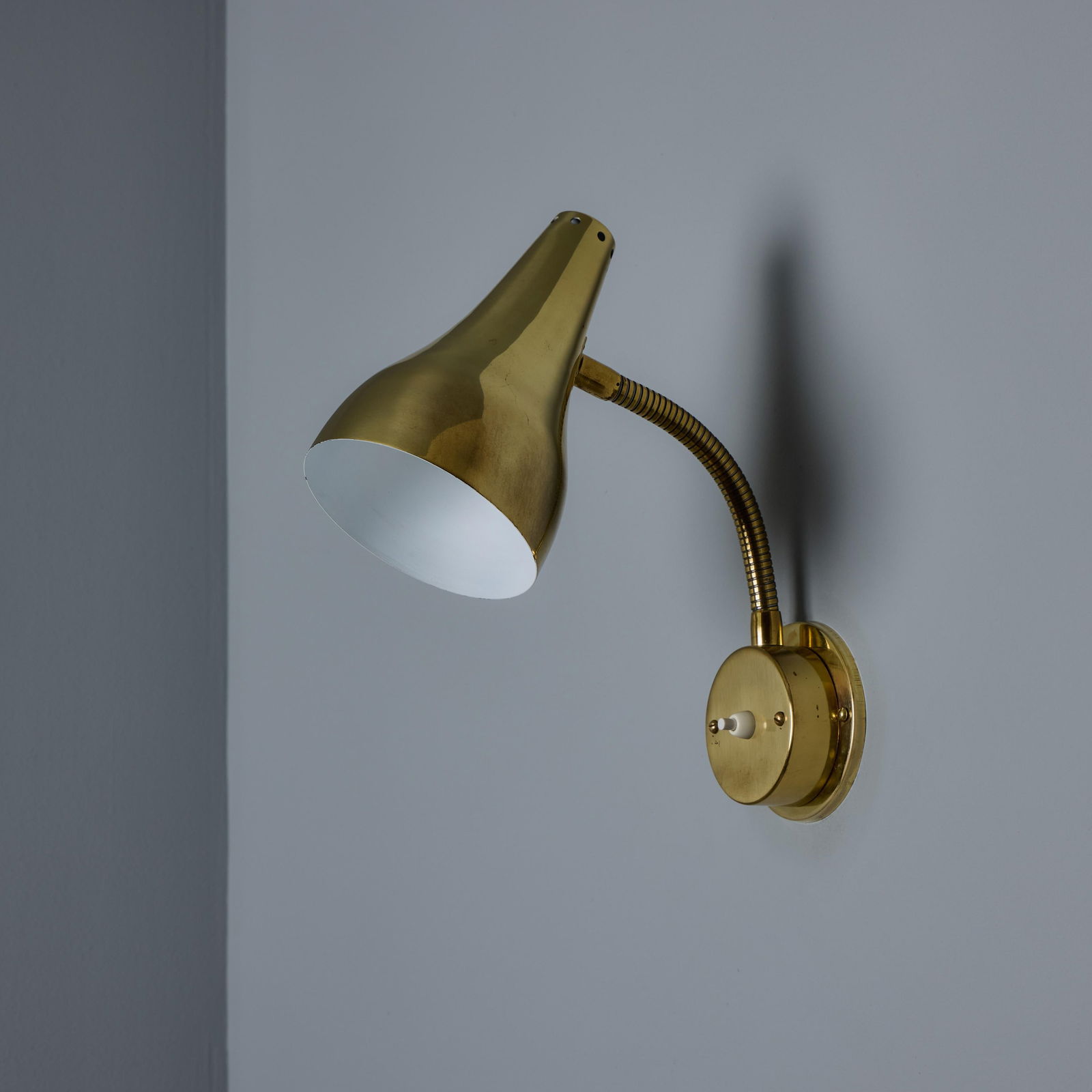 Pair of 1950s Perforated Brass Wall Lamps Attributed to Mauri Almari - 11