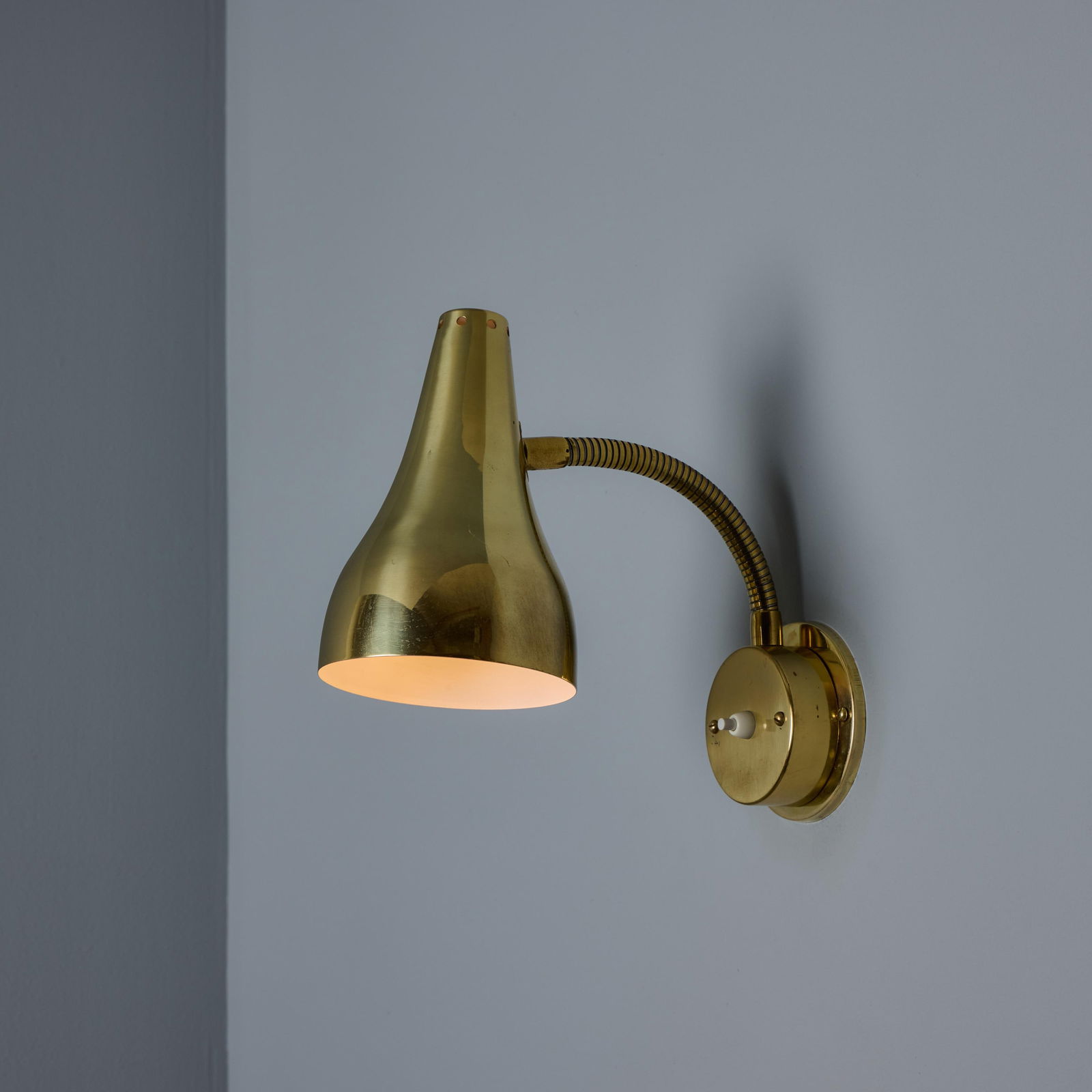 Pair of 1950s Perforated Brass Wall Lamps Attributed to Mauri Almari - 13