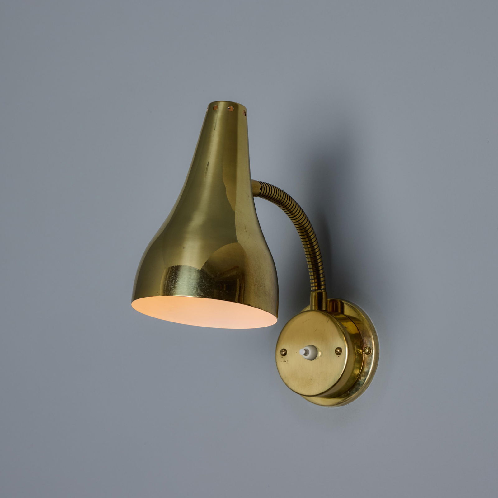 Pair of 1950s Perforated Brass Wall Lamps Attributed to Mauri Almari - 3