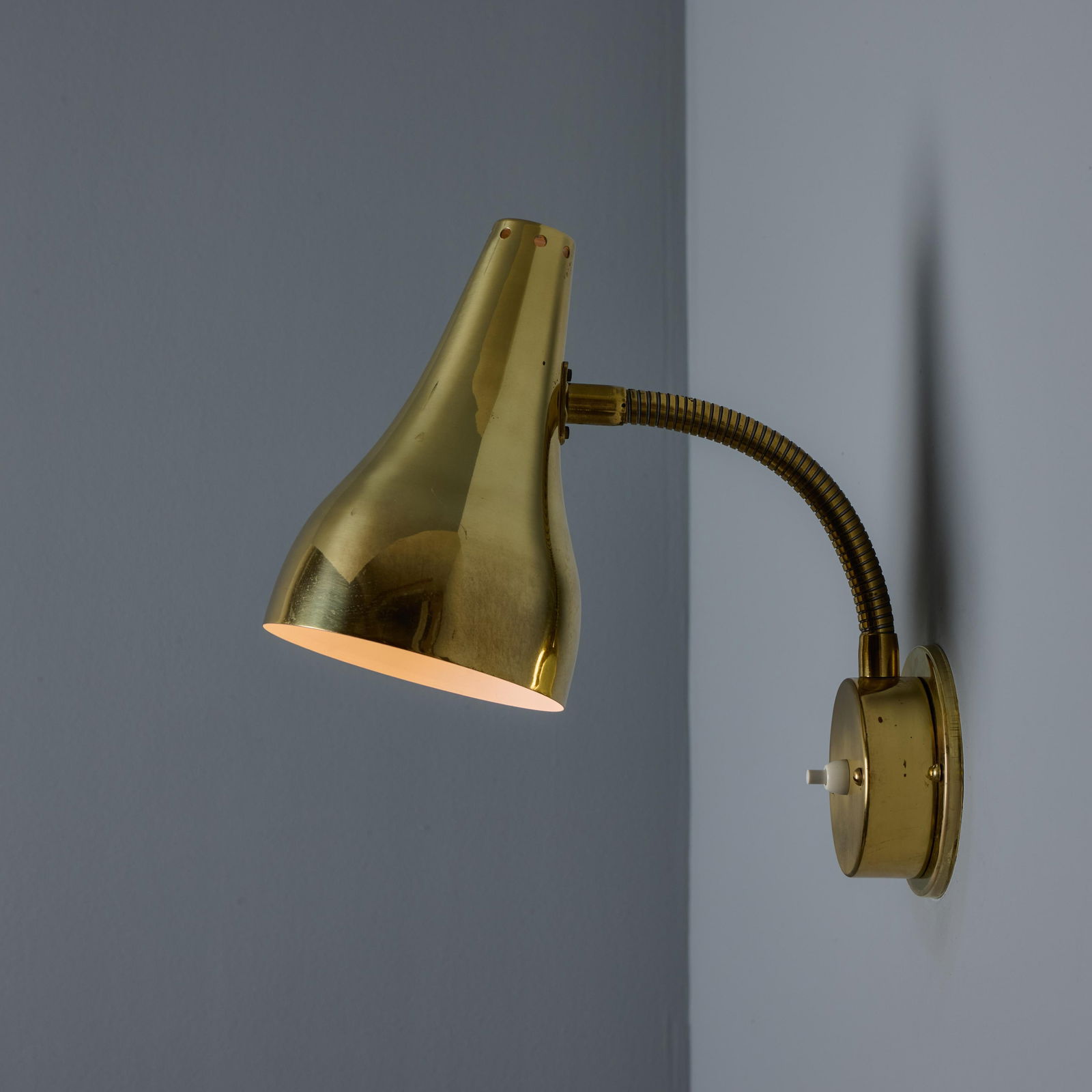 Pair of 1950s Perforated Brass Wall Lamps Attributed to Mauri Almari - 9
