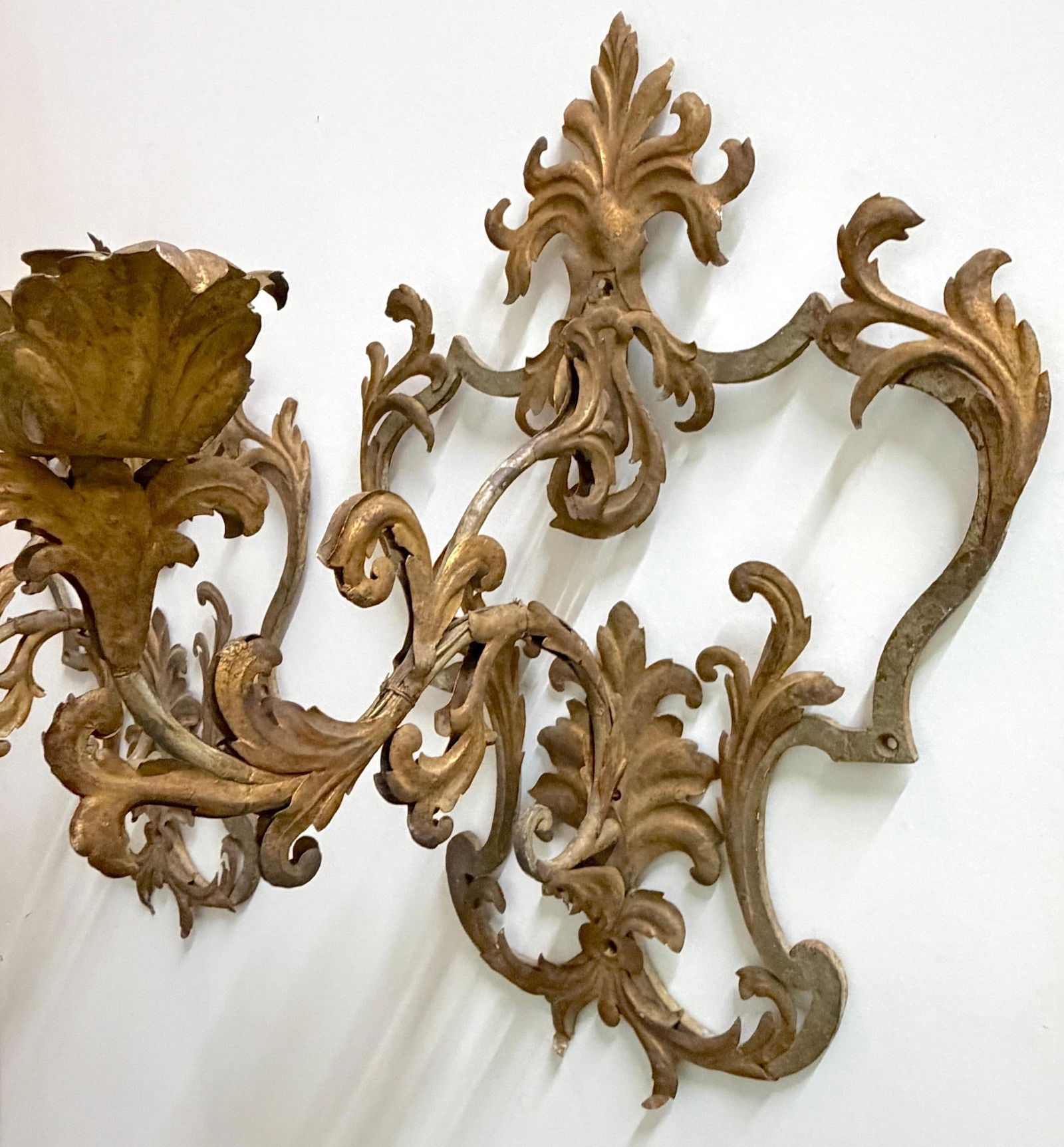 Large Pair Venetian Gilt & Polychromed Tole Candle Sconces Italy, circa 1890s - 16