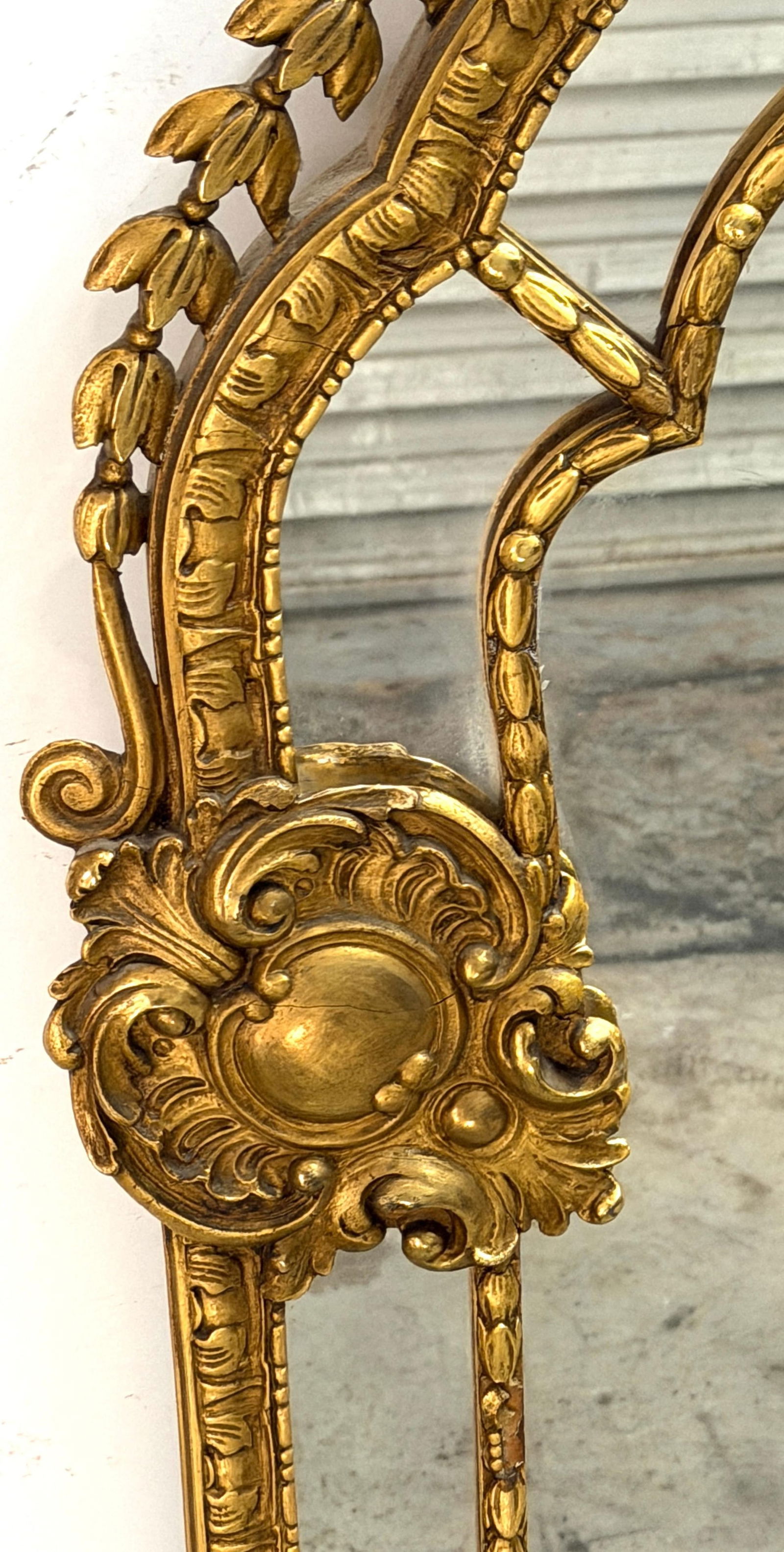 Fine French Régence / Neoclassical Style Giltwood Mirror Paris, circa 1925 - 11