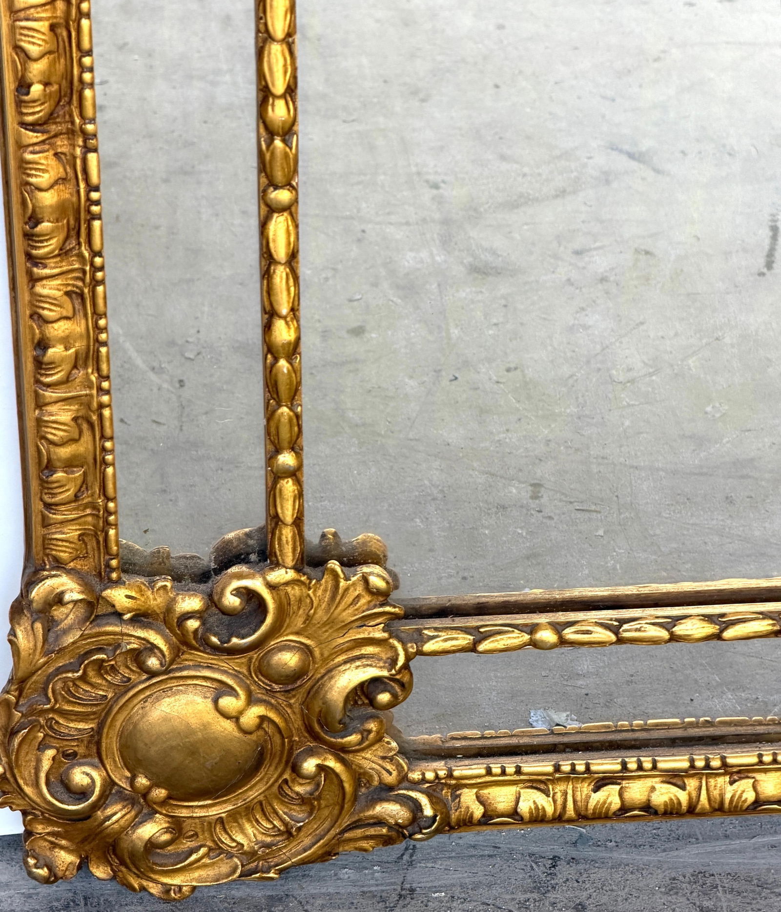 Fine French Régence / Neoclassical Style Giltwood Mirror Paris, circa 1925 - 15