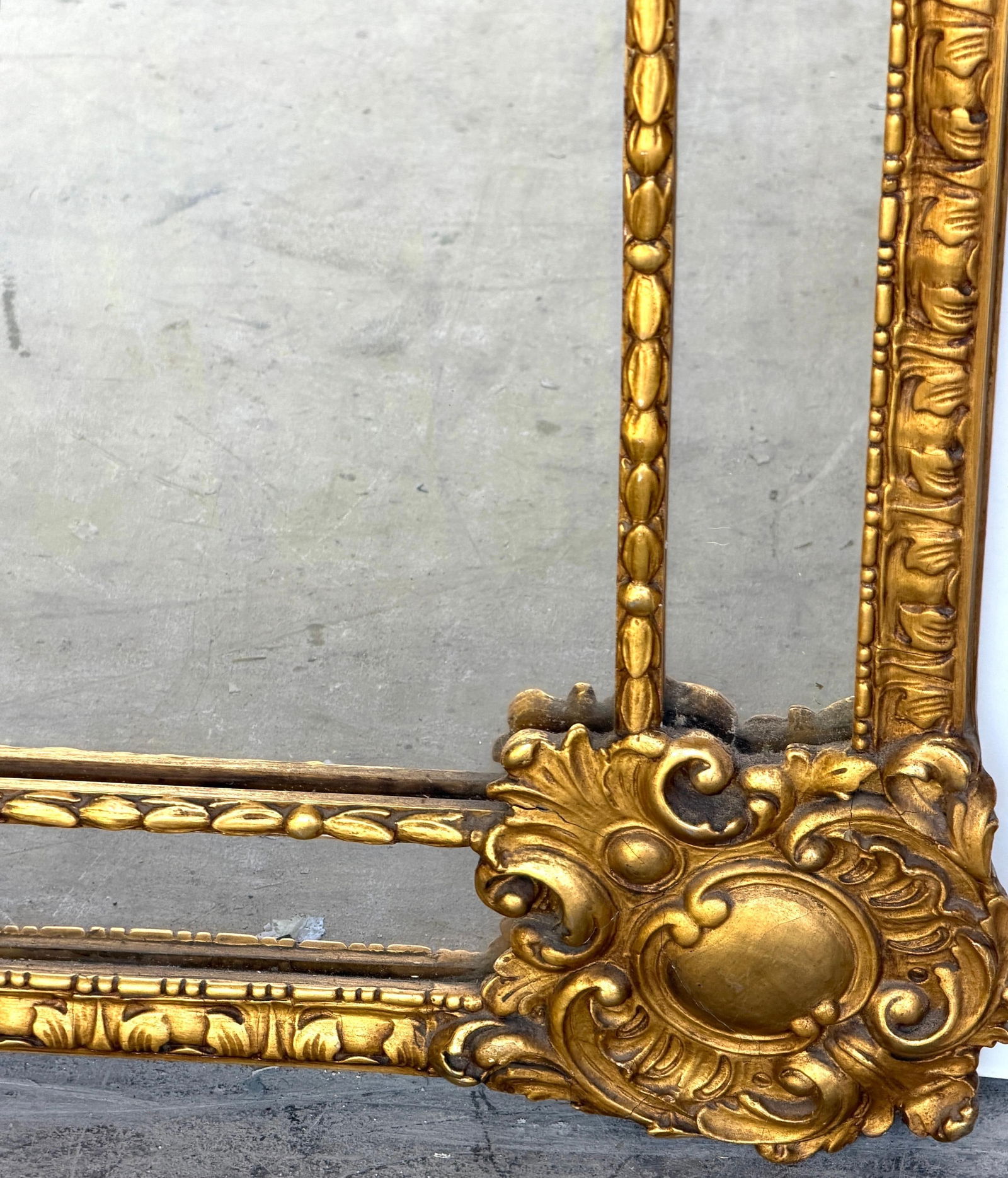 Fine French Régence / Neoclassical Style Giltwood Mirror Paris, circa 1925 - 6