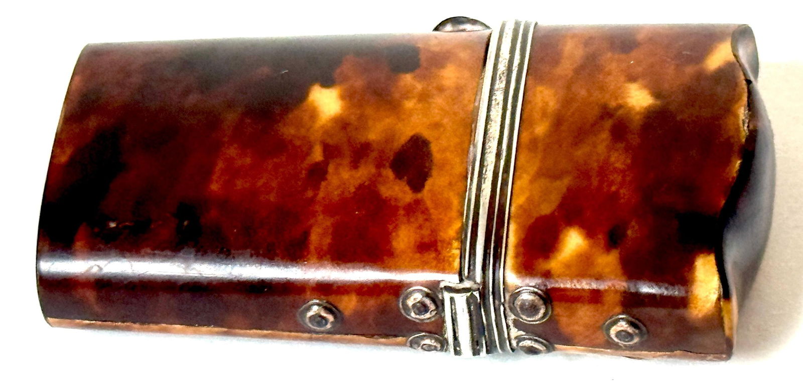 18th Century Tortoiseshell and Silver-Mounted Perfume Etui with Glass Bottle - 9