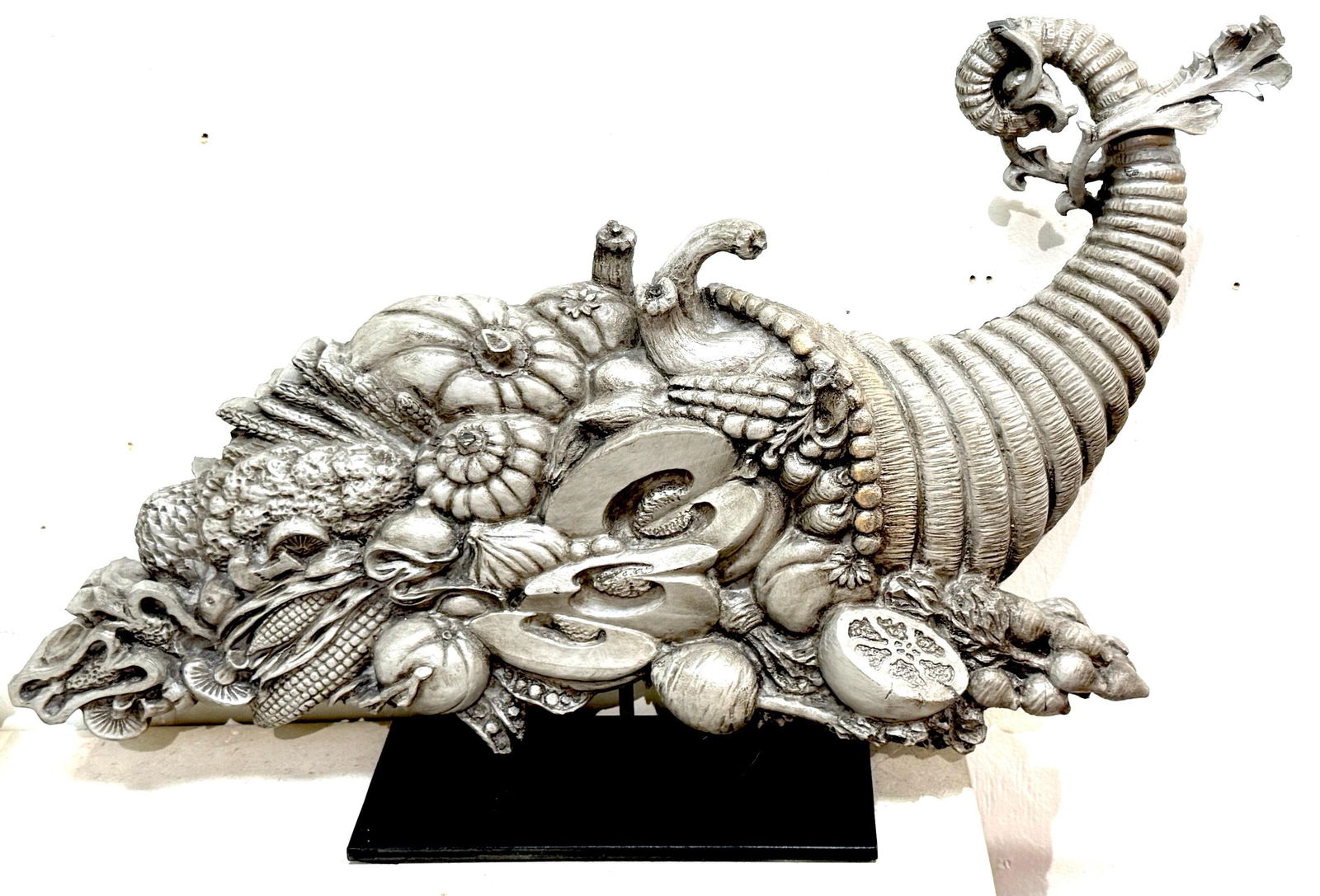 Pair of Continental Carved and Polychromed Wooden Cornucopias, 19th Century - 11