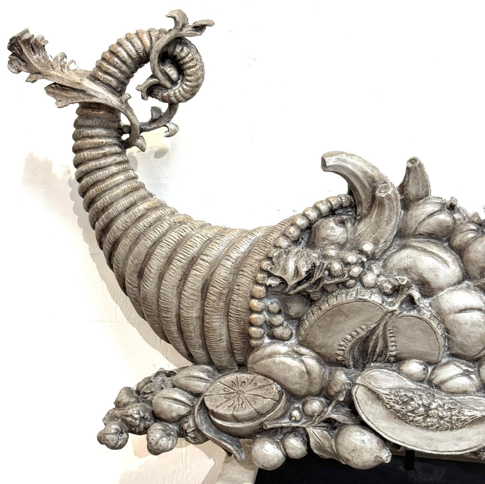 Pair of Continental Carved and Polychromed Wooden Cornucopias, 19th Century - 13