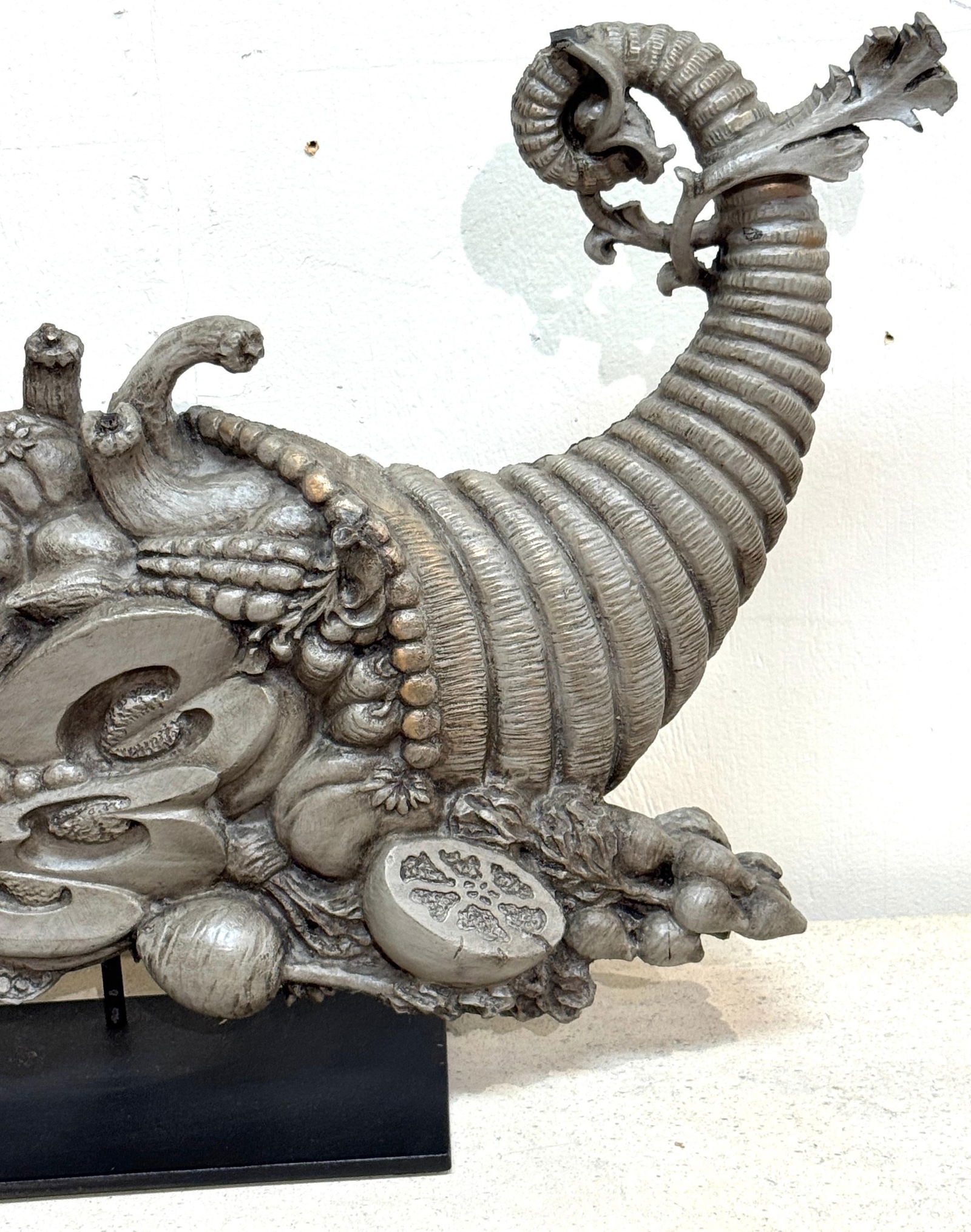 Pair of Continental Carved and Polychromed Wooden Cornucopias, 19th Century - 8