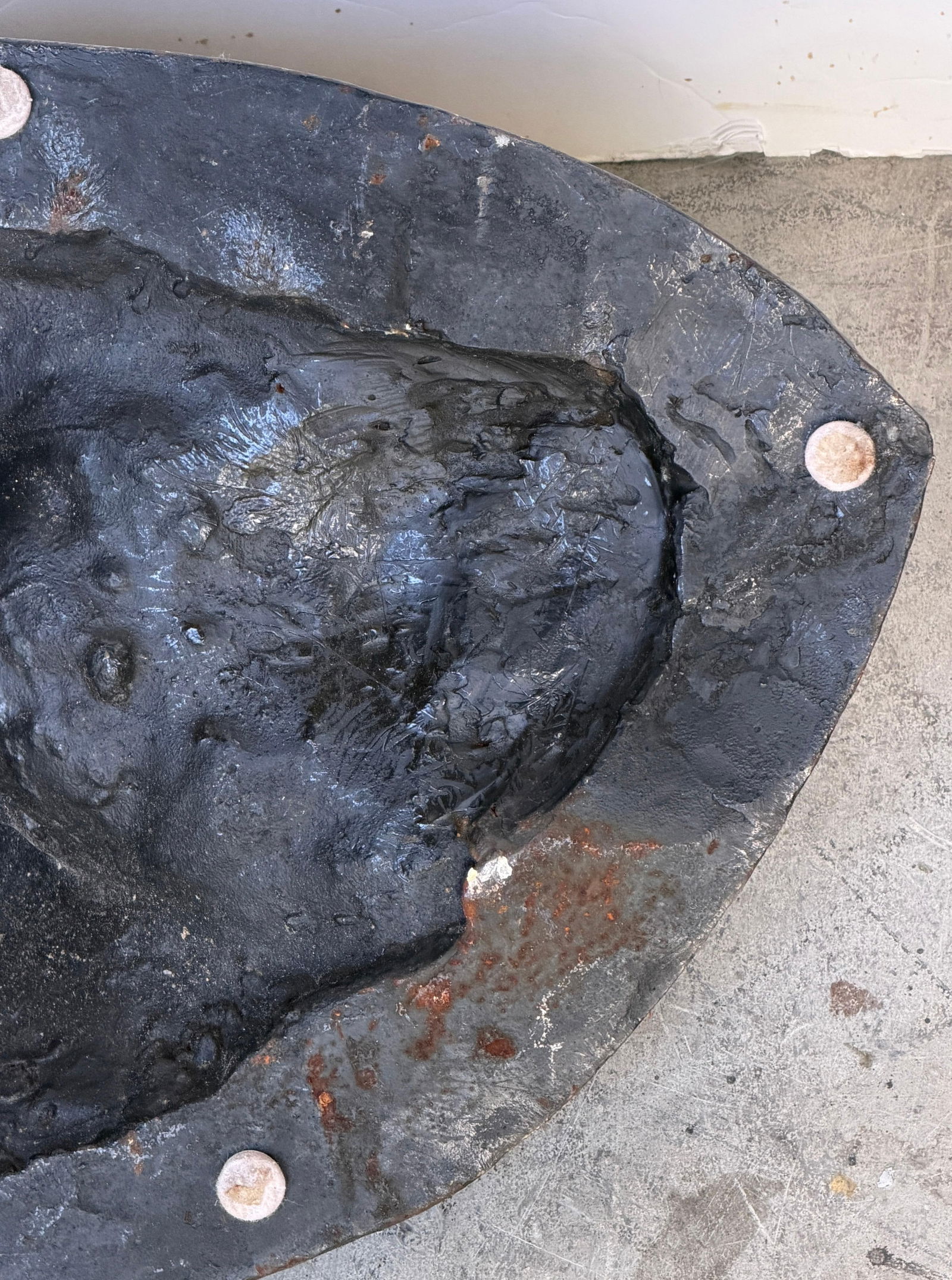 Large 19th C. American Cast-Iron Lion Shield Medallion, Architectural Ornament - 10