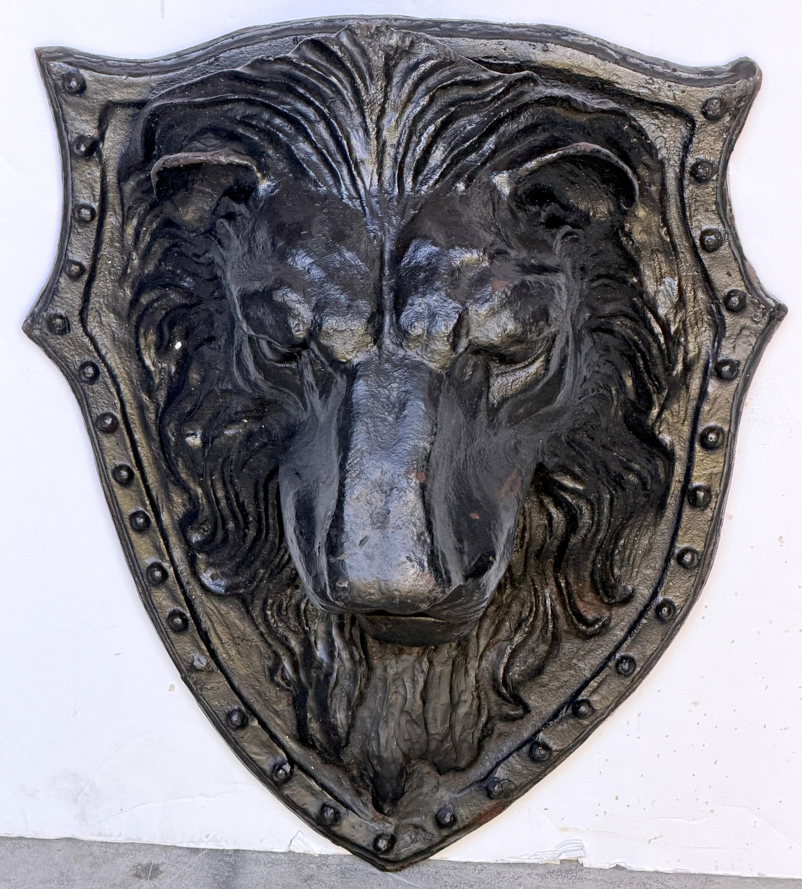 Large 19th C. American Cast-Iron Lion Shield Medallion, Architectural Ornament - 3