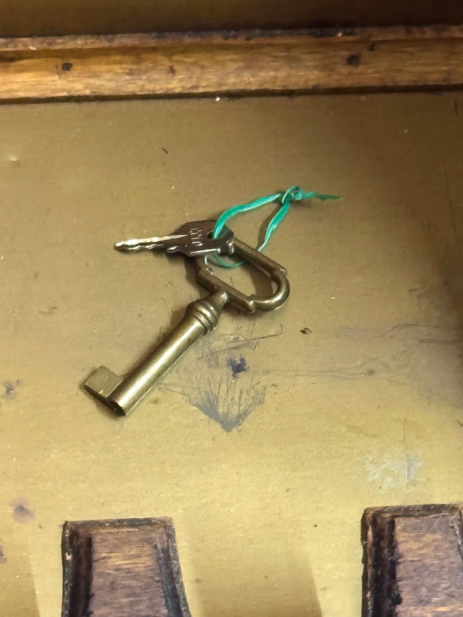 Italian Rustic Neoclassical Hanging Rifle Cabinet Fruitwood and Brass, C. 1950s - 7