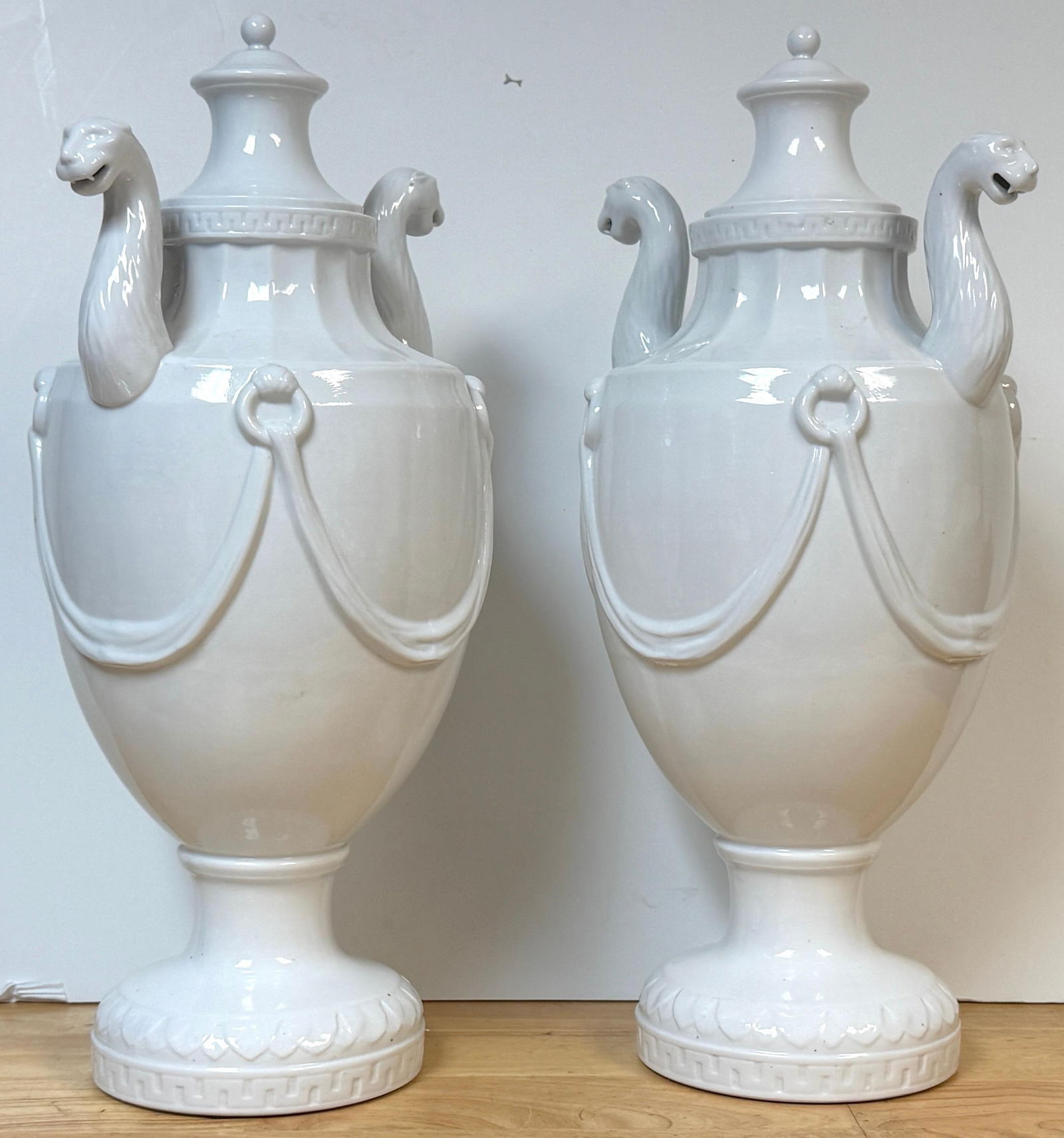 Pair Neoclassical Blanc de Chine Porcelain Urns, Attributed Nymphenburg, 20th C. - 12