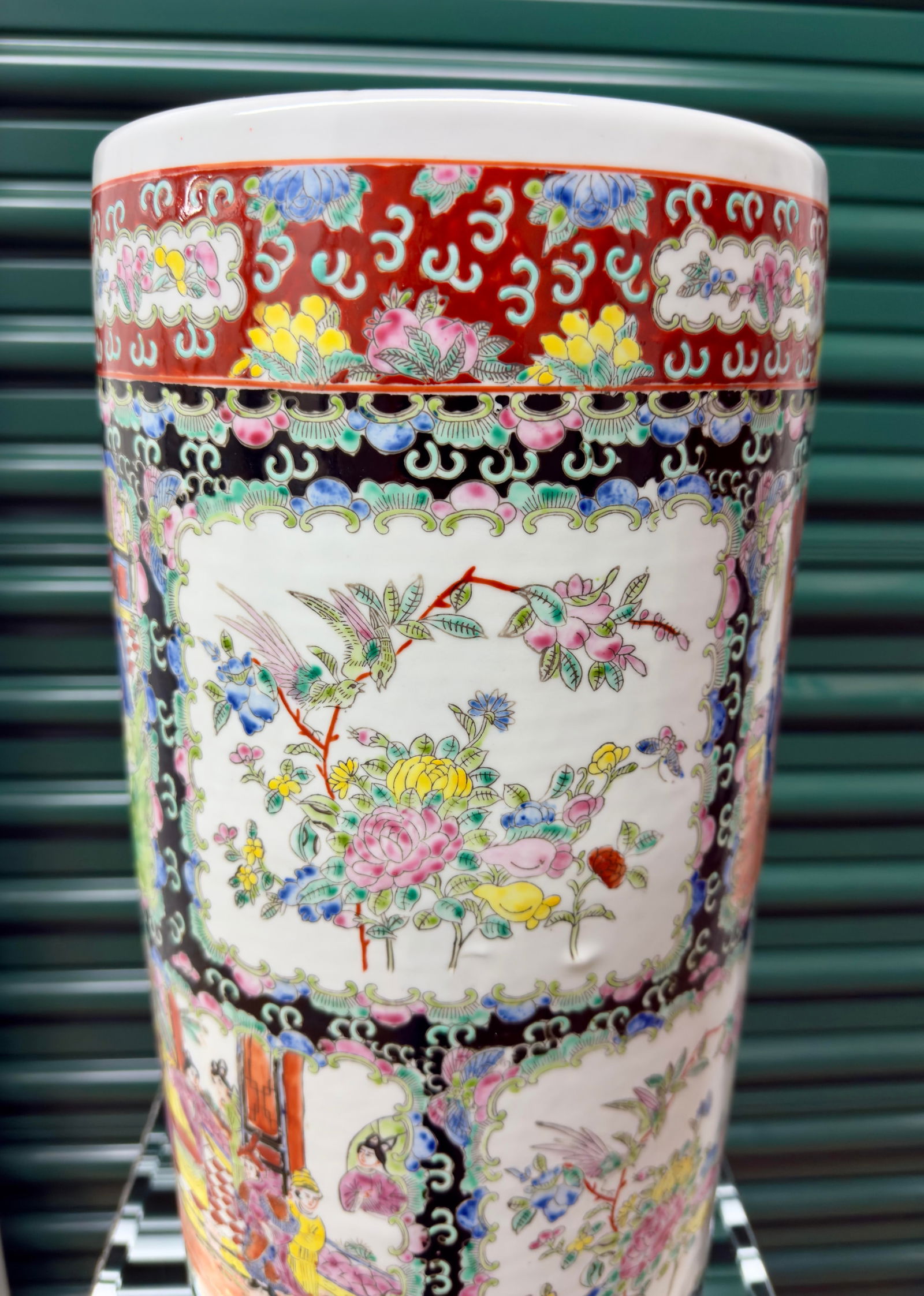 Monumental 1970s Black Ground Famille Rose Porcelain Umbrella Stand - Tony Duquette Style - 7