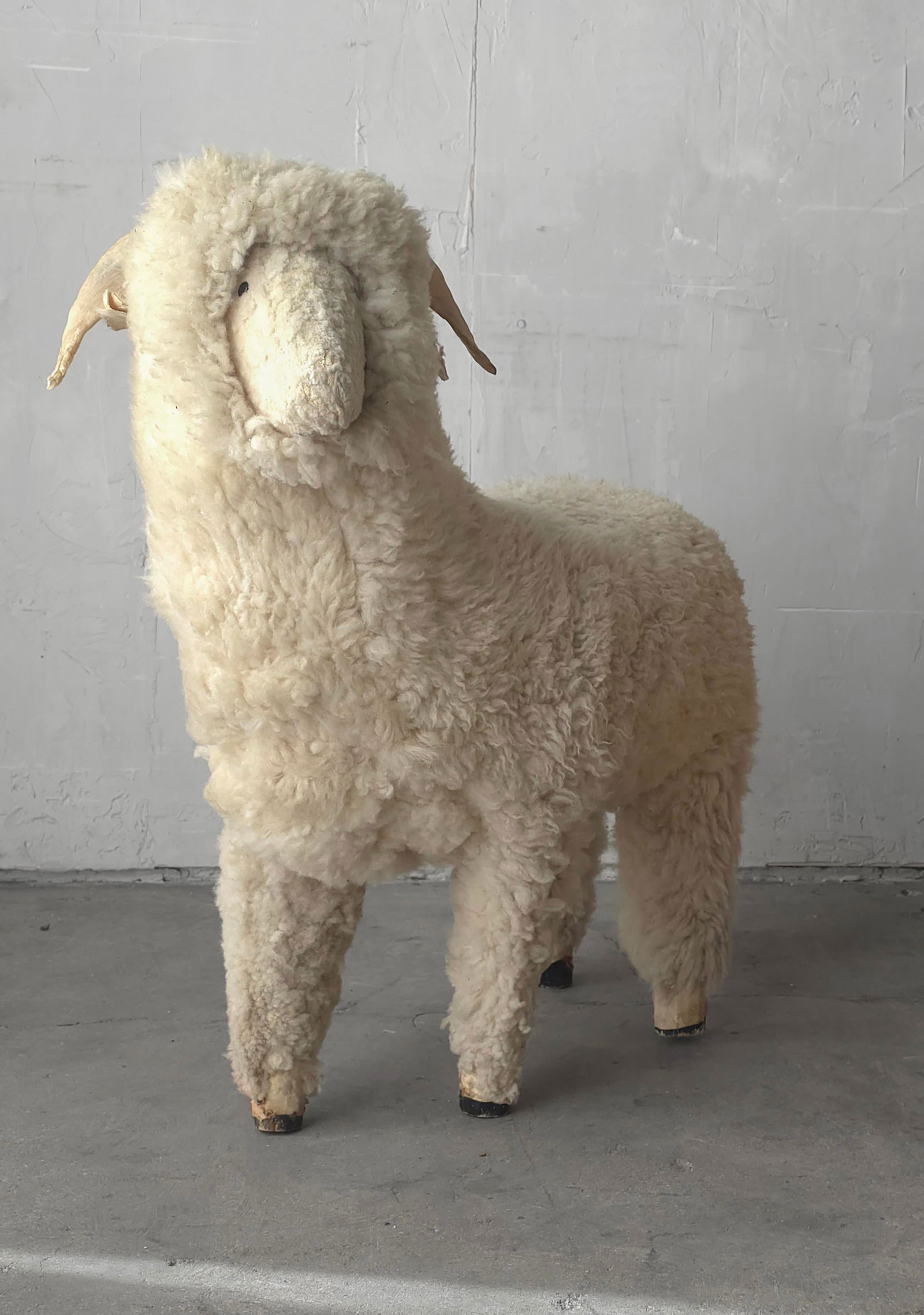 Mid Century Wool Ram Sheep Stool Sculpture - 3