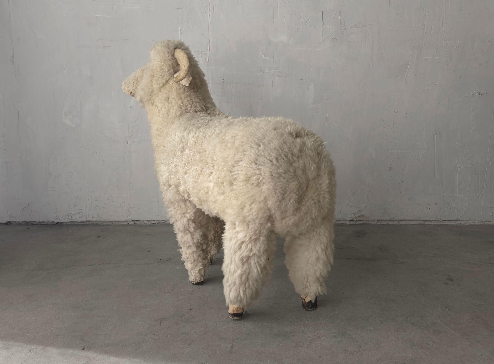 Mid Century Wool Ram Sheep Stool Sculpture - 4