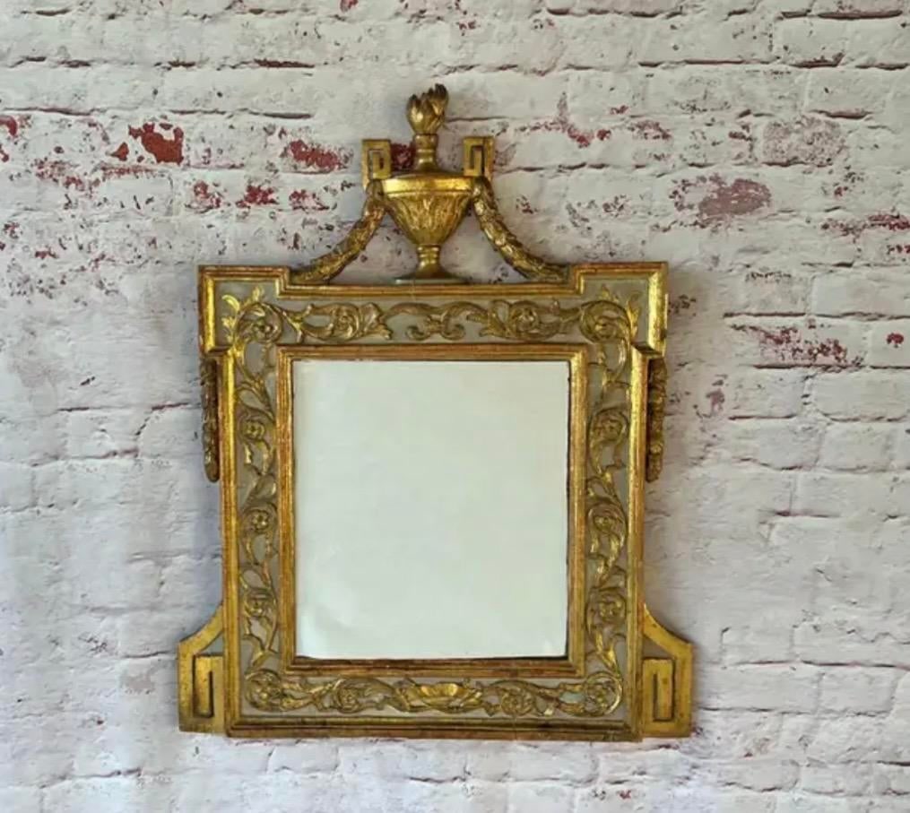 18th Century Italian Neoclassic Giltwood Mirror - 2