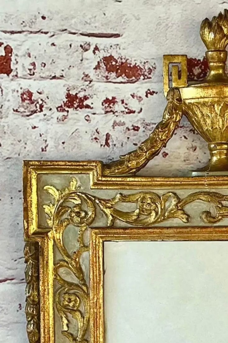 18th Century Italian Neoclassic Giltwood Mirror - 4