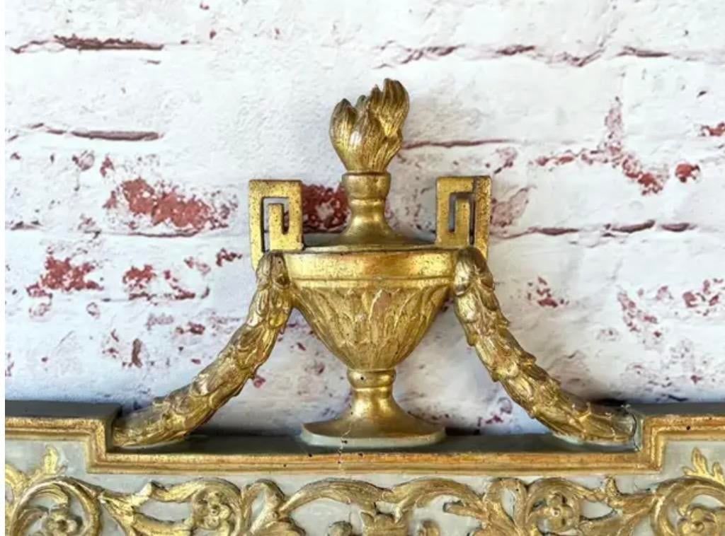 18th Century Italian Neoclassic Giltwood Mirror - 8