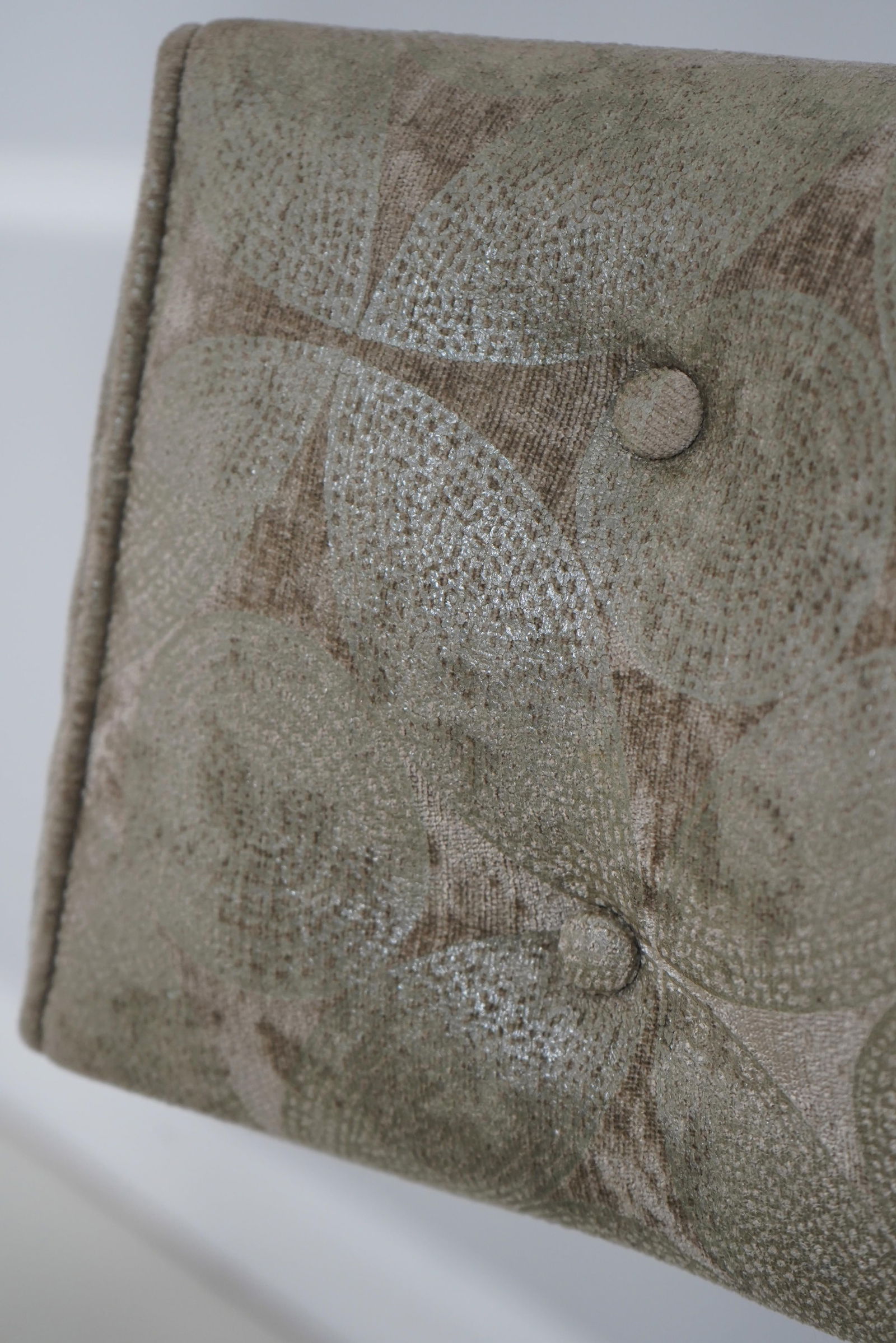 Set of 4 Guy Chaddock Modern Design Queensdale Barstool Chairs - 11